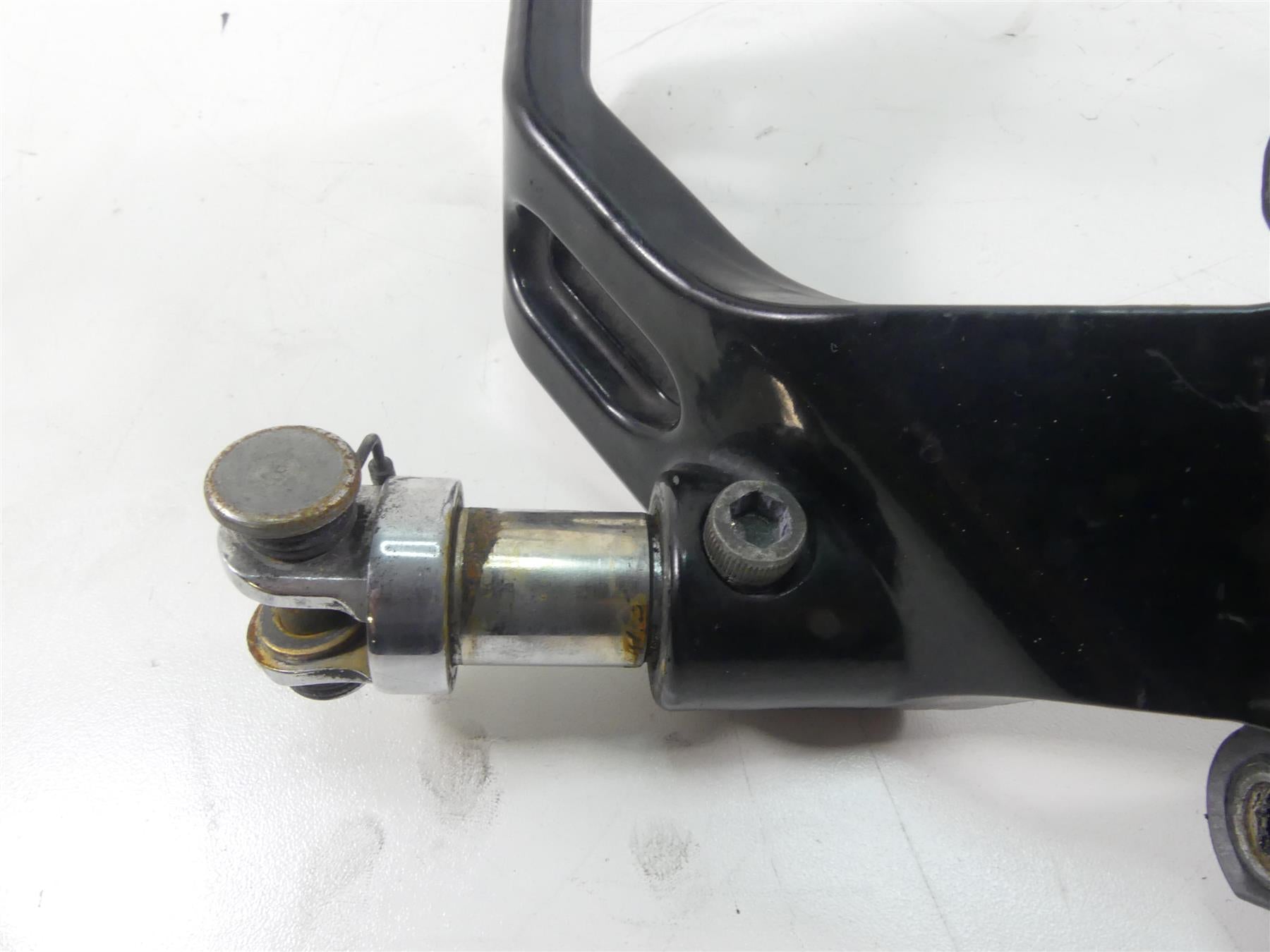 2009 Harley XR1200 Sportster Right Footpeg Foot Peg Bracket Mount 51045-08 {{ shop.shopifyCountryName }} - Mototech271