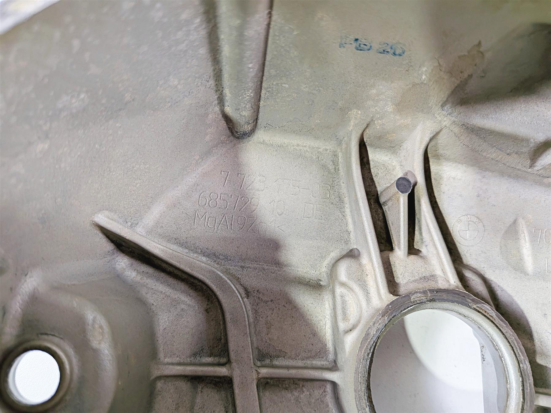 2012 BMW R1200R K27 Left Cylinder Head Valve Cover 7723175 11127723427 {{ shop.shopifyCountryName }} - Mototech271