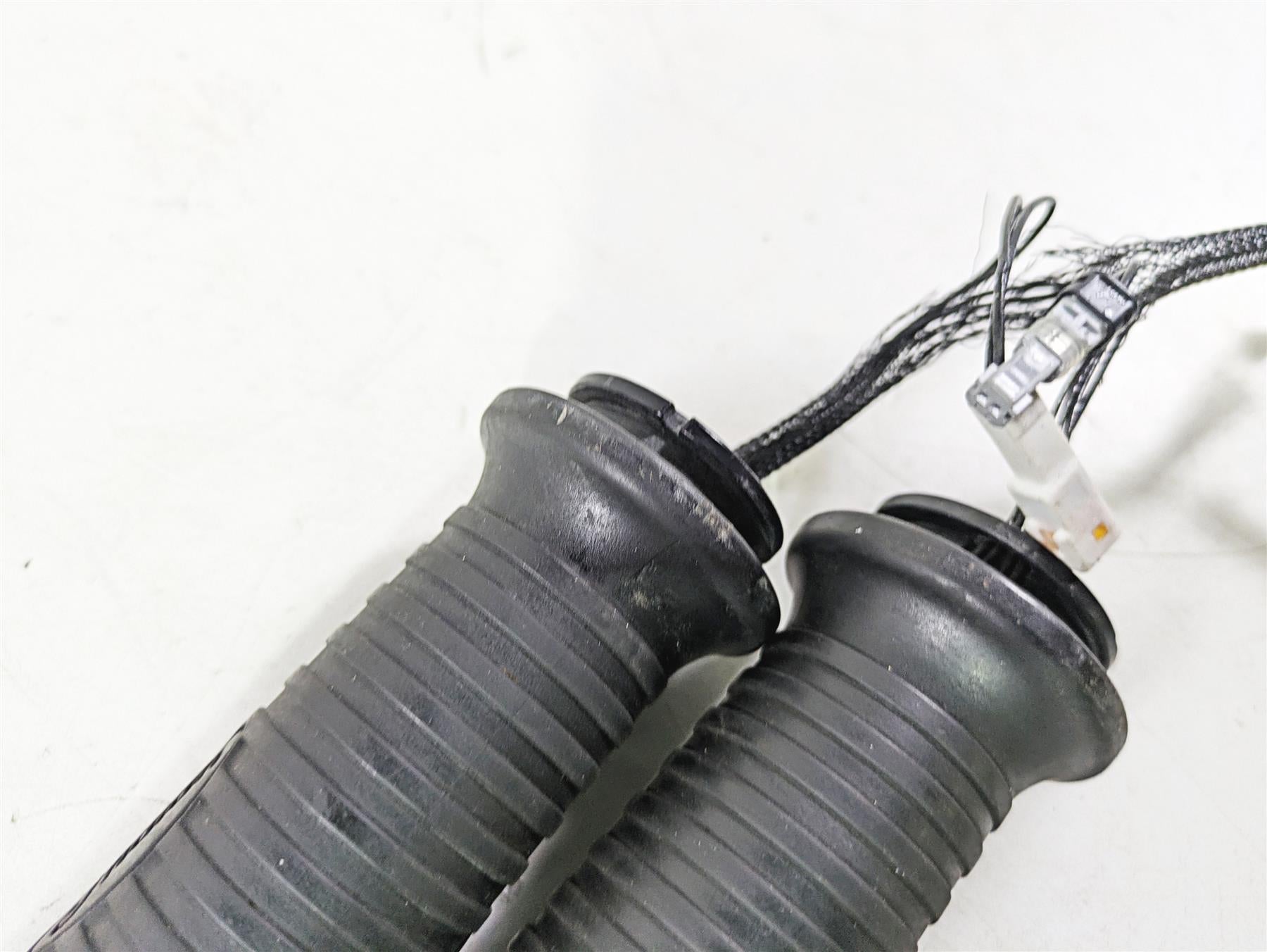 2018 Indian Chieftain Limited Heated Left Right Hand Grip Handgrip Set 5416650 {{ shop.shopifyCountryName }} - Mototech271