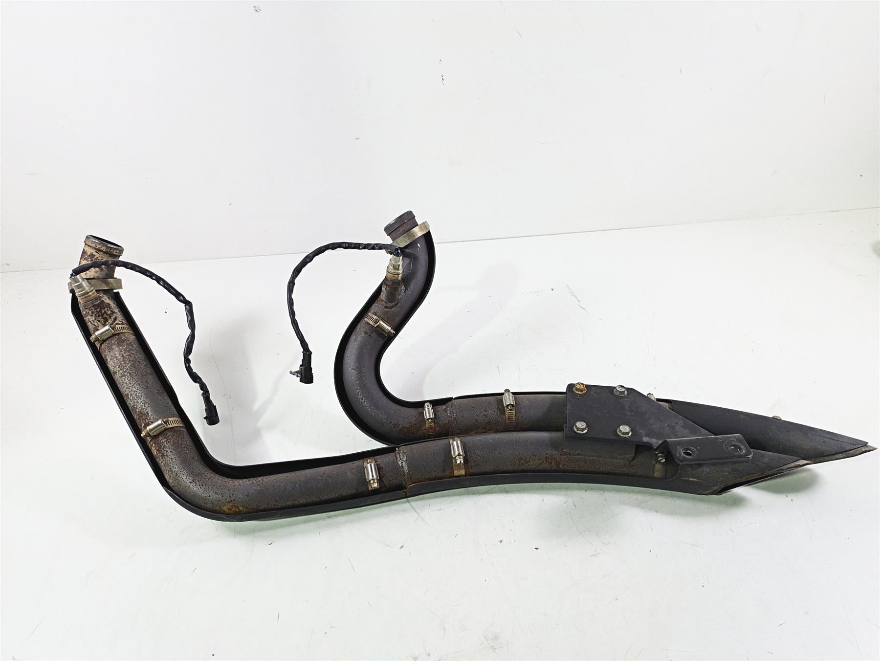 2008 Harley FLSTSB Cross Bones Vance Hines Radius Exhaust Pipe System 26029 {{ shop.shopifyCountryName }} - Mototech271