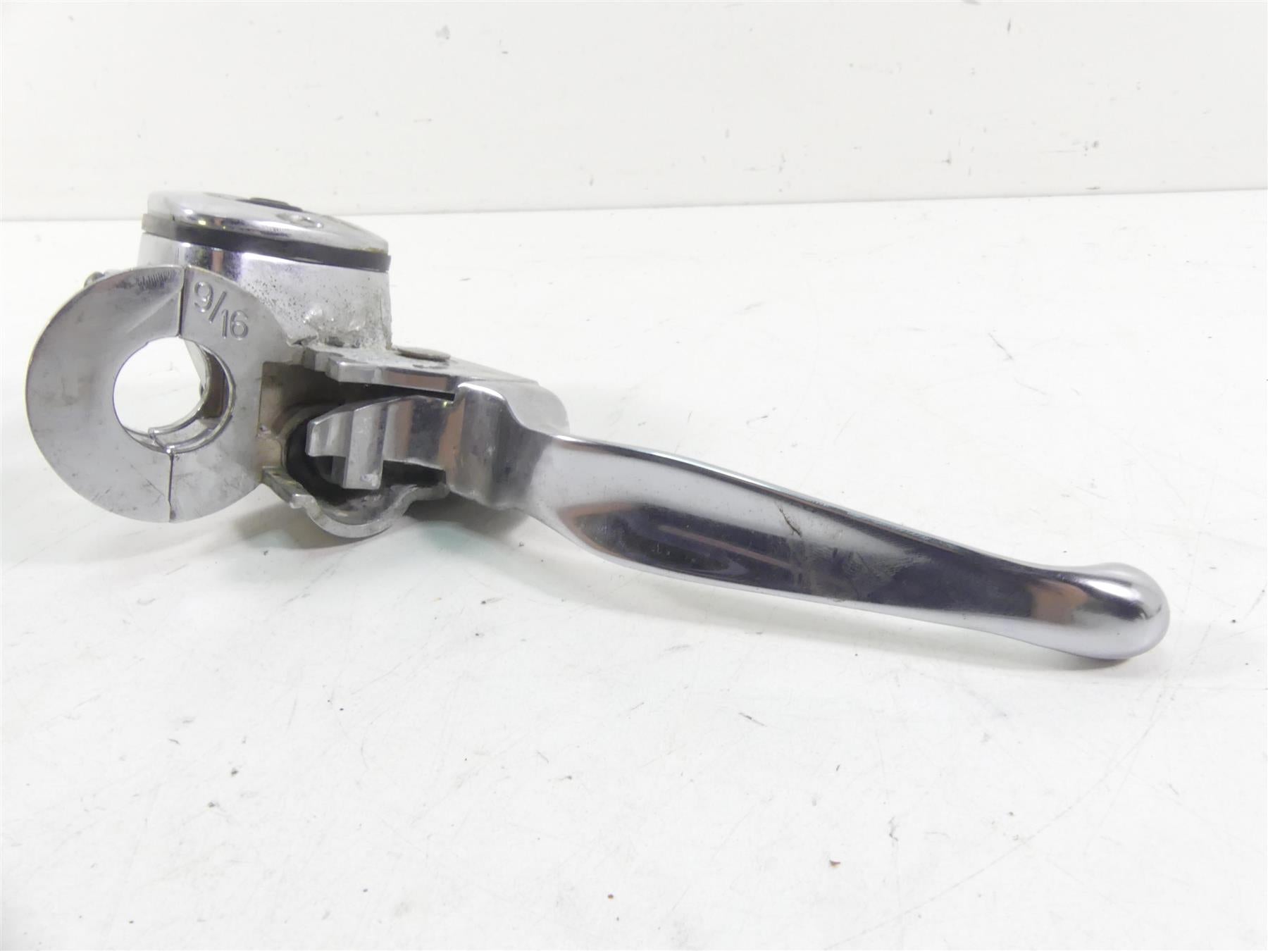2002 Harley Softail FXSTDI Deuce Front Brake Master Cylinder 9/16" 45019-96E {{ shop.shopifyCountryName }} - Mototech271