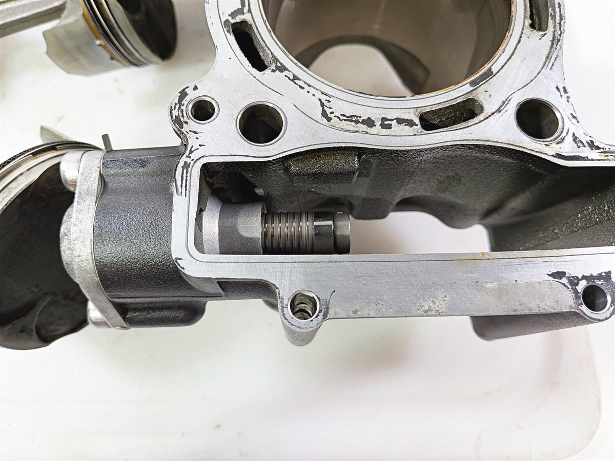 2008 Yamaha YZF R1 RN19 Cylinder Jugs Pistons - Running Engine 5VY-11311-10-00 {{ shop.shopifyCountryName }} - Mototech271