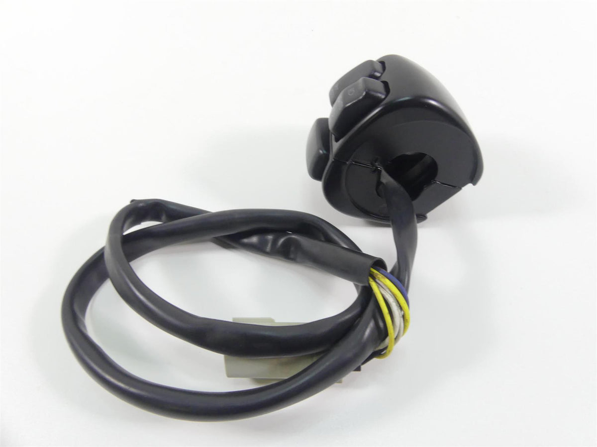 2008 Harley Softail FLSTSB Cross Bones Left Hand Signal Control Switch 71682-06A {{ shop.shopifyCountryName }} - Mototech271