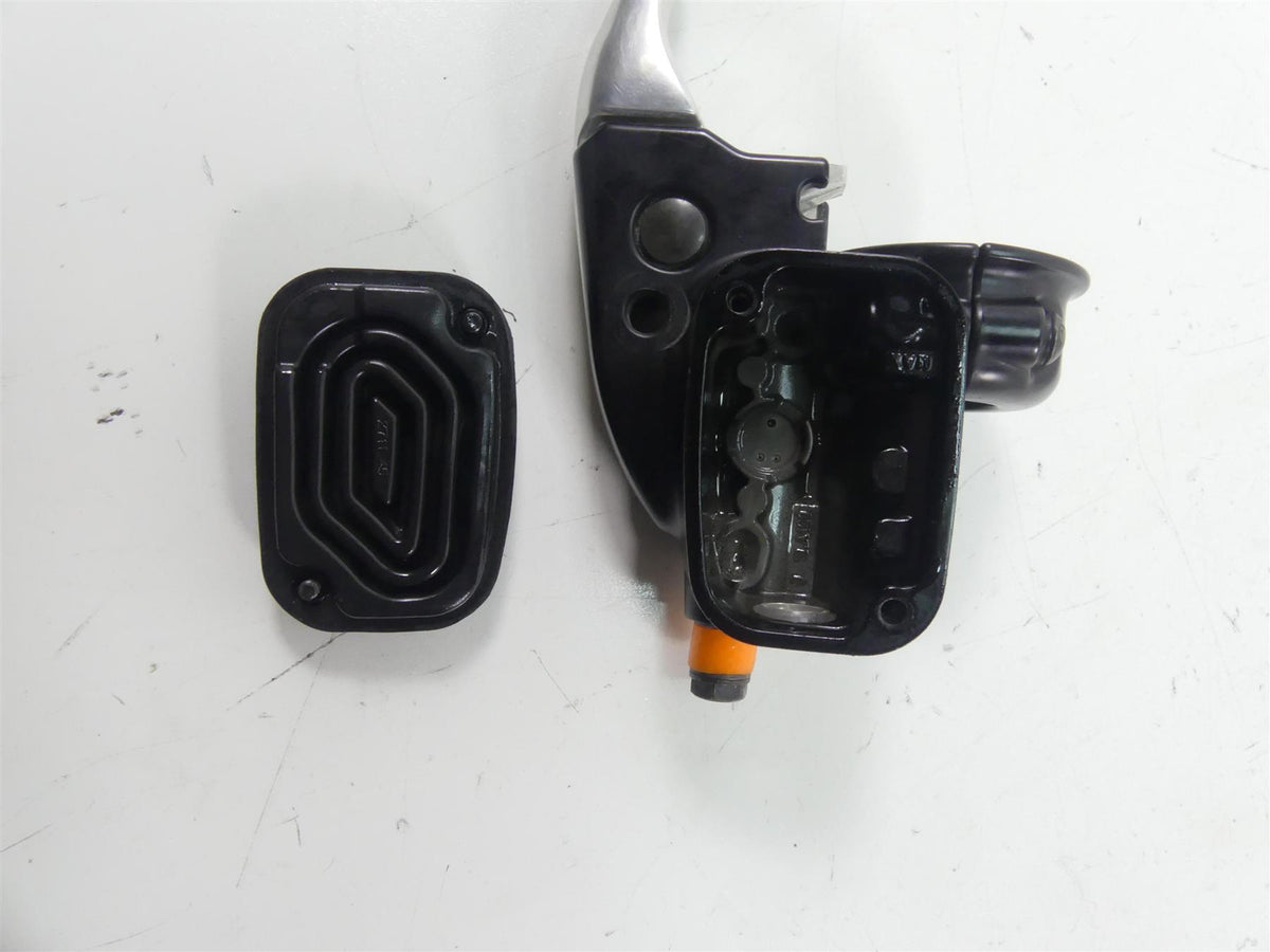 2012 Harley Touring FLHTK Electra Glide Front Brake Master Cylinder 44551-08F {{ shop.shopifyCountryName }} - Mototech271