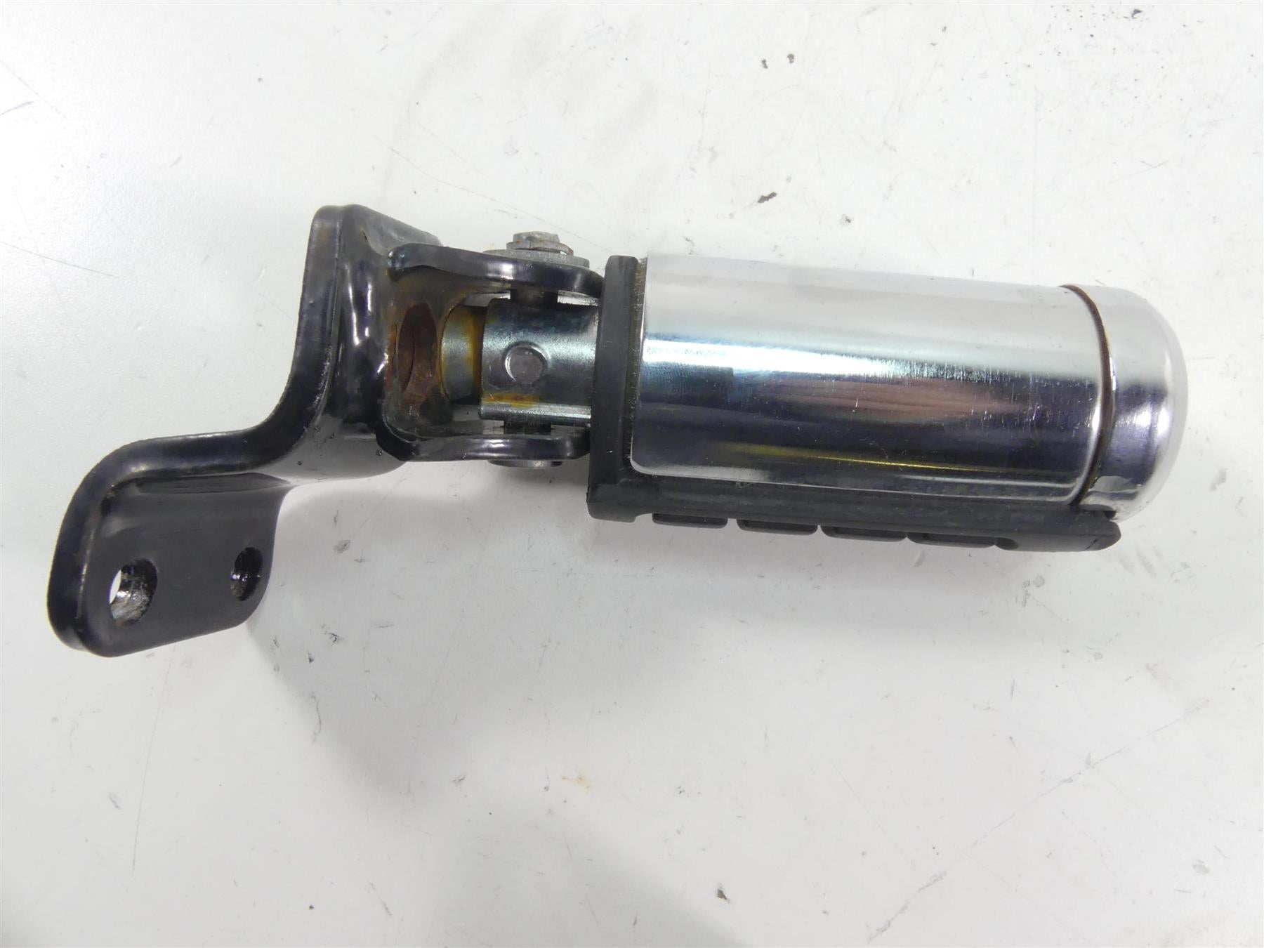 2003 Honda VTX1800 C Rear Passenger Footpeg Set 50680-MCH-000 50685-MCH-000 {{ shop.shopifyCountryName }} - Mototech271