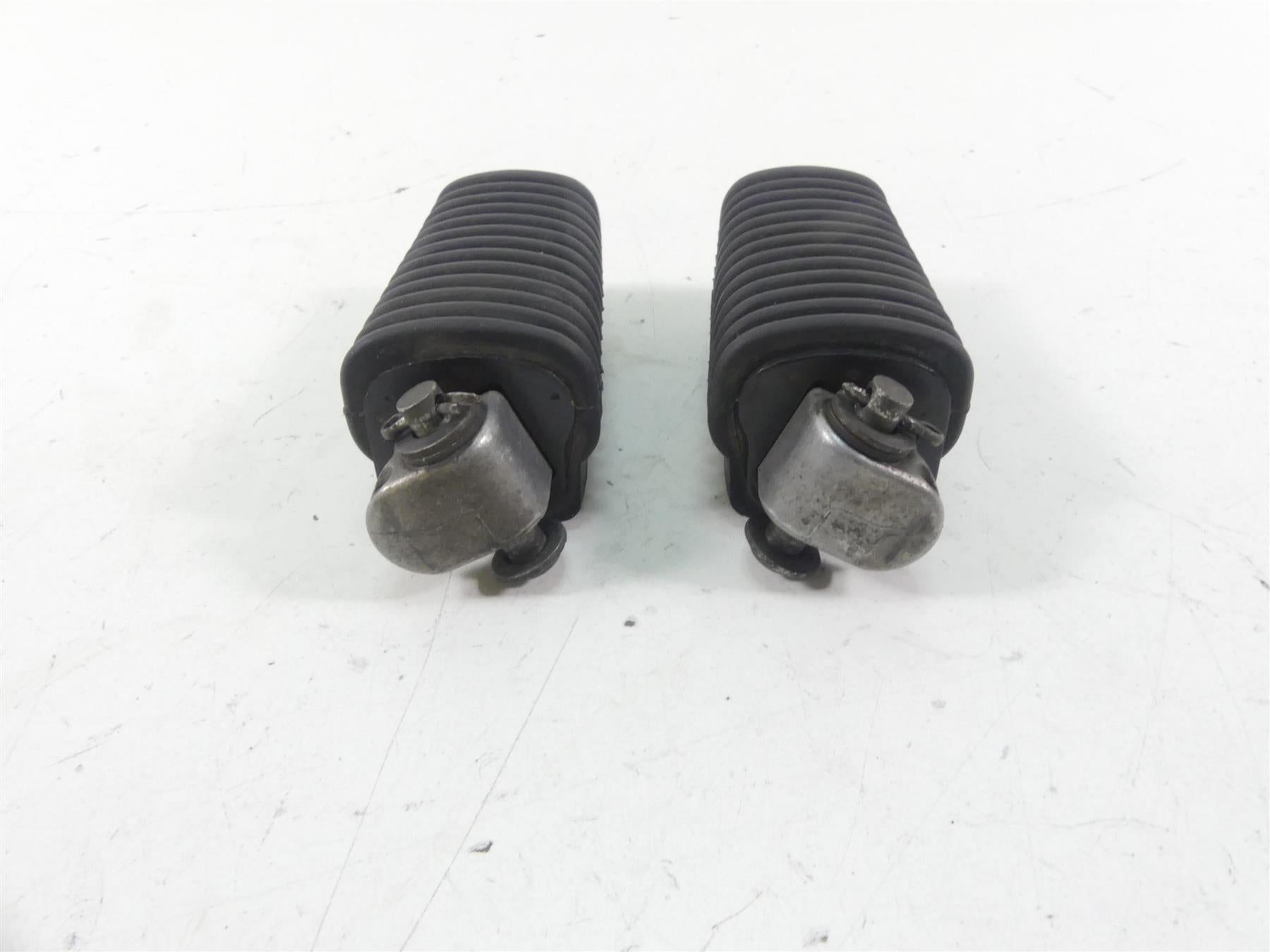 2003 BMW R1150 GS R21 Passenger Footpeg Foot Peg Set 46712314761 46712314762 {{ shop.shopifyCountryName }} - Mototech271