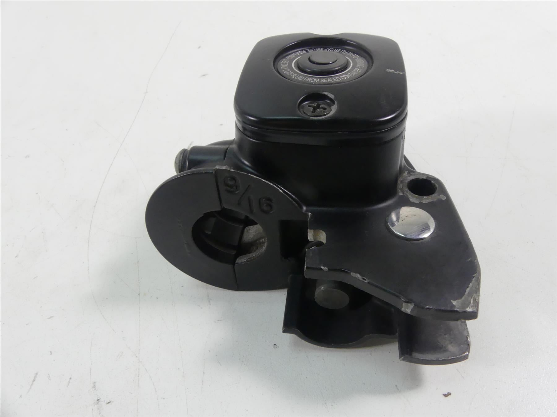 2005 Harley FXDWGI Dyna Wide Glide Front Brake Master Cylinder 9/16" 45019-96F {{ shop.shopifyCountryName }} - Mototech271