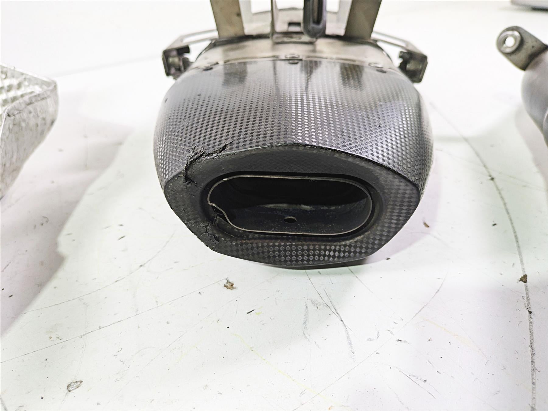 2012 Triumph Daytona 675 Akrapovic Exhaust Slip On Muffler - Read S-T675SO3-HACT {{ shop.shopifyCountryName }} - Mototech271
