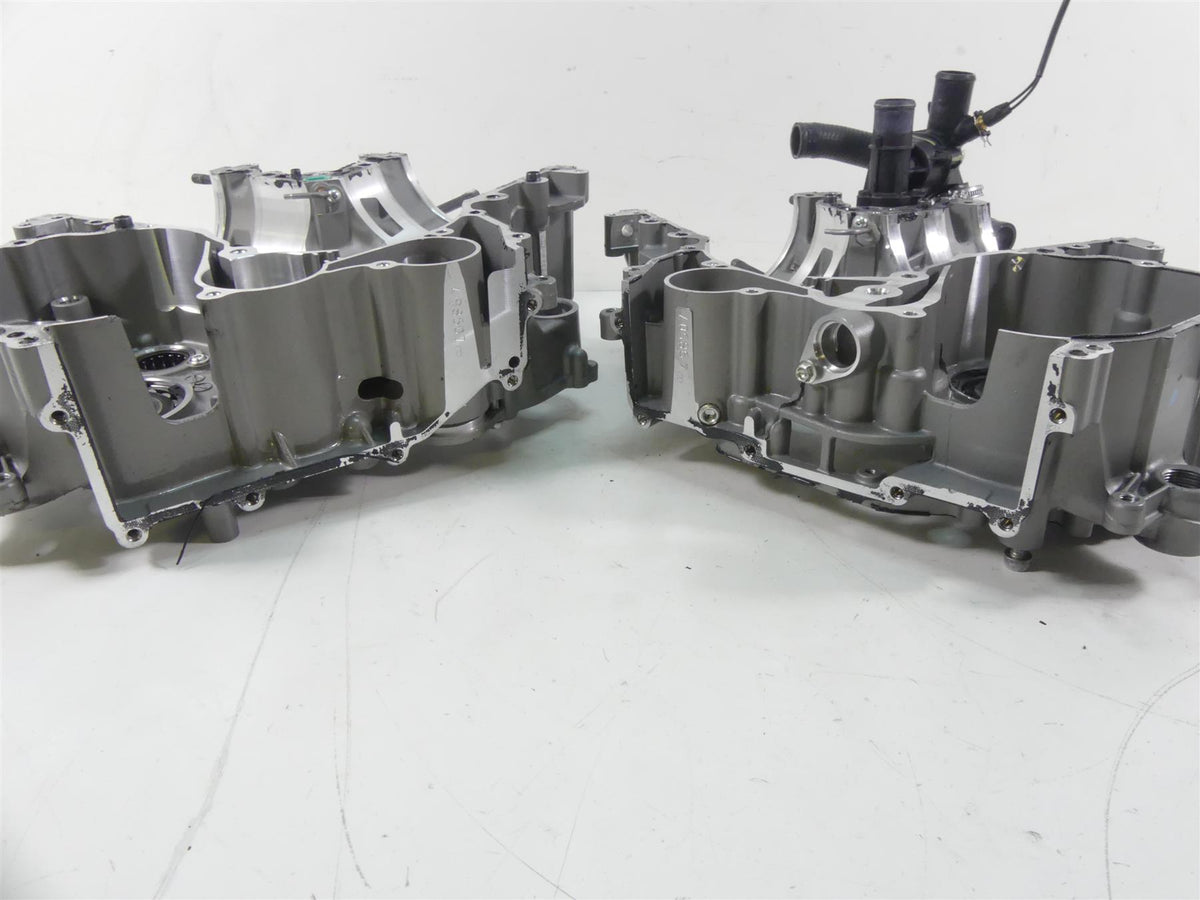 2020 Ducati Panigale V2 Engine Motor Crankcase Crank Case Set 22523281E {{ shop.shopifyCountryName }} - Mototech271
