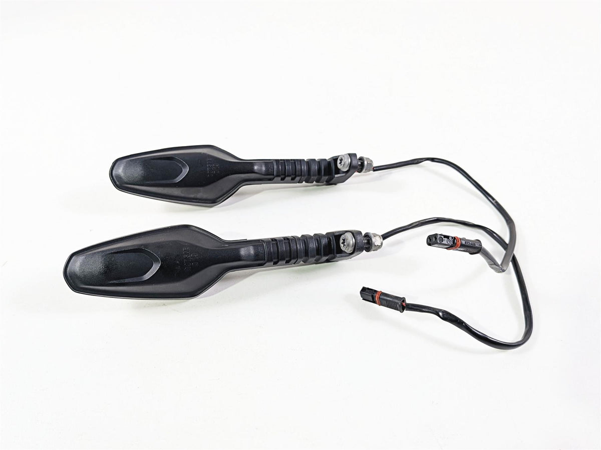 2023 BMW R nineT Scrambler K23 Rear Turn Singal Blinker Set 63138557204 {{ shop.shopifyCountryName }} - Mototech271
