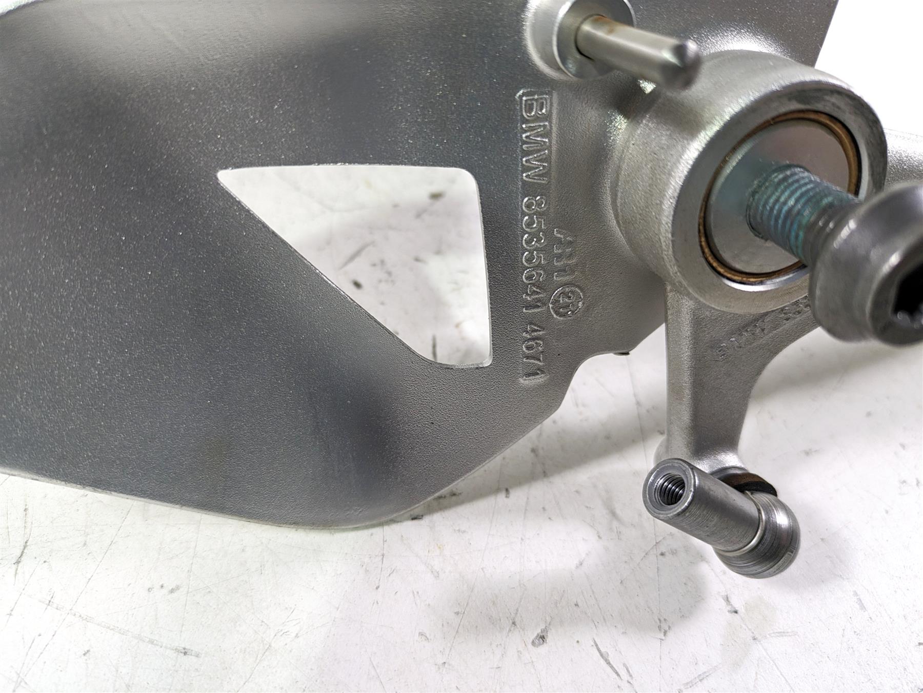 2022 BMW R1250 RT K052 Left Front Footpeg Foot Peg & Shifter Set 46718560382 {{ shop.shopifyCountryName }} - Mototech271