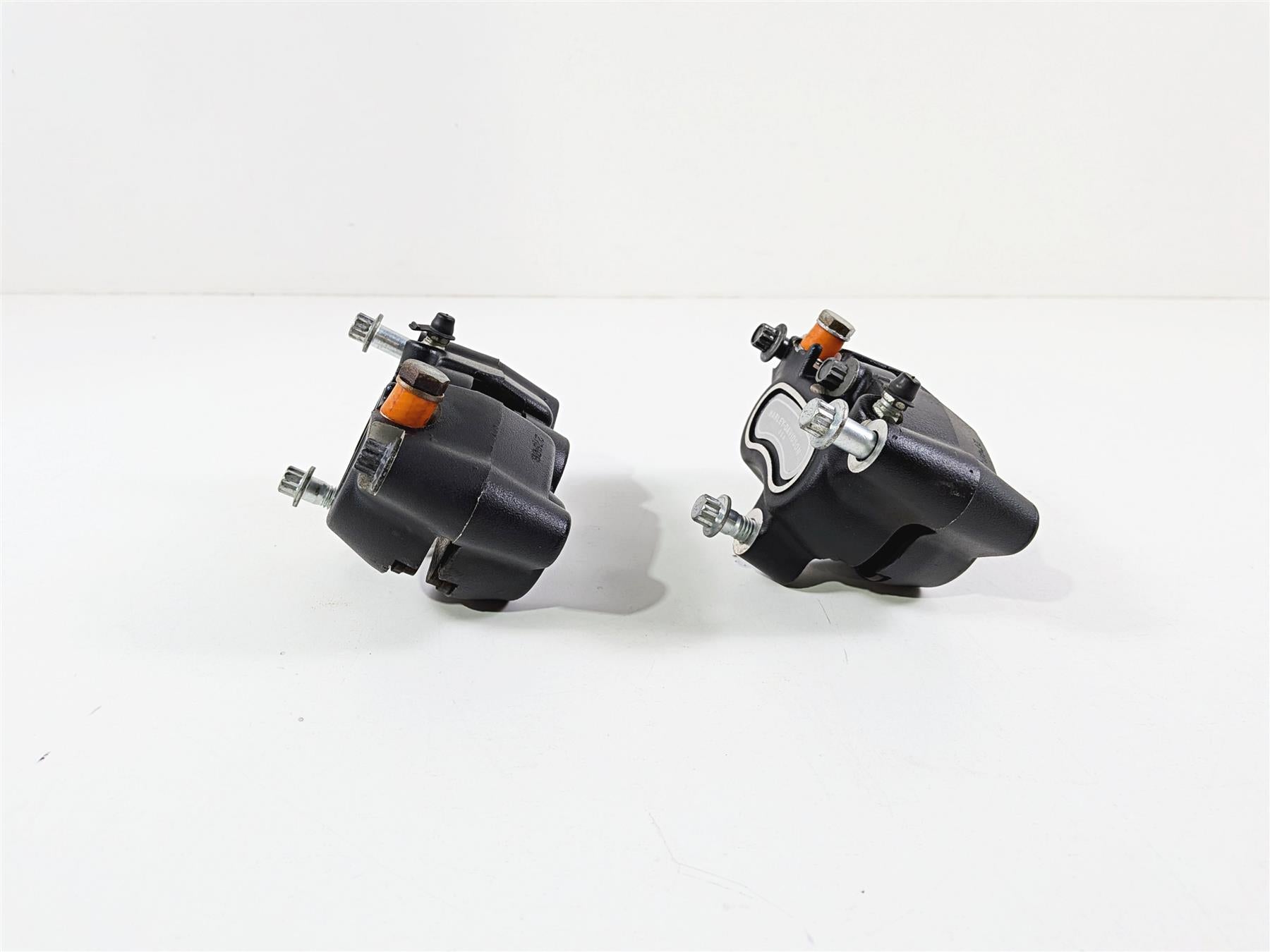 2011 Harley FXDF Dyna Fat Bob Dual Front Brake Caliper Set 44046-08 {{ shop.shopifyCountryName }} - Mototech271