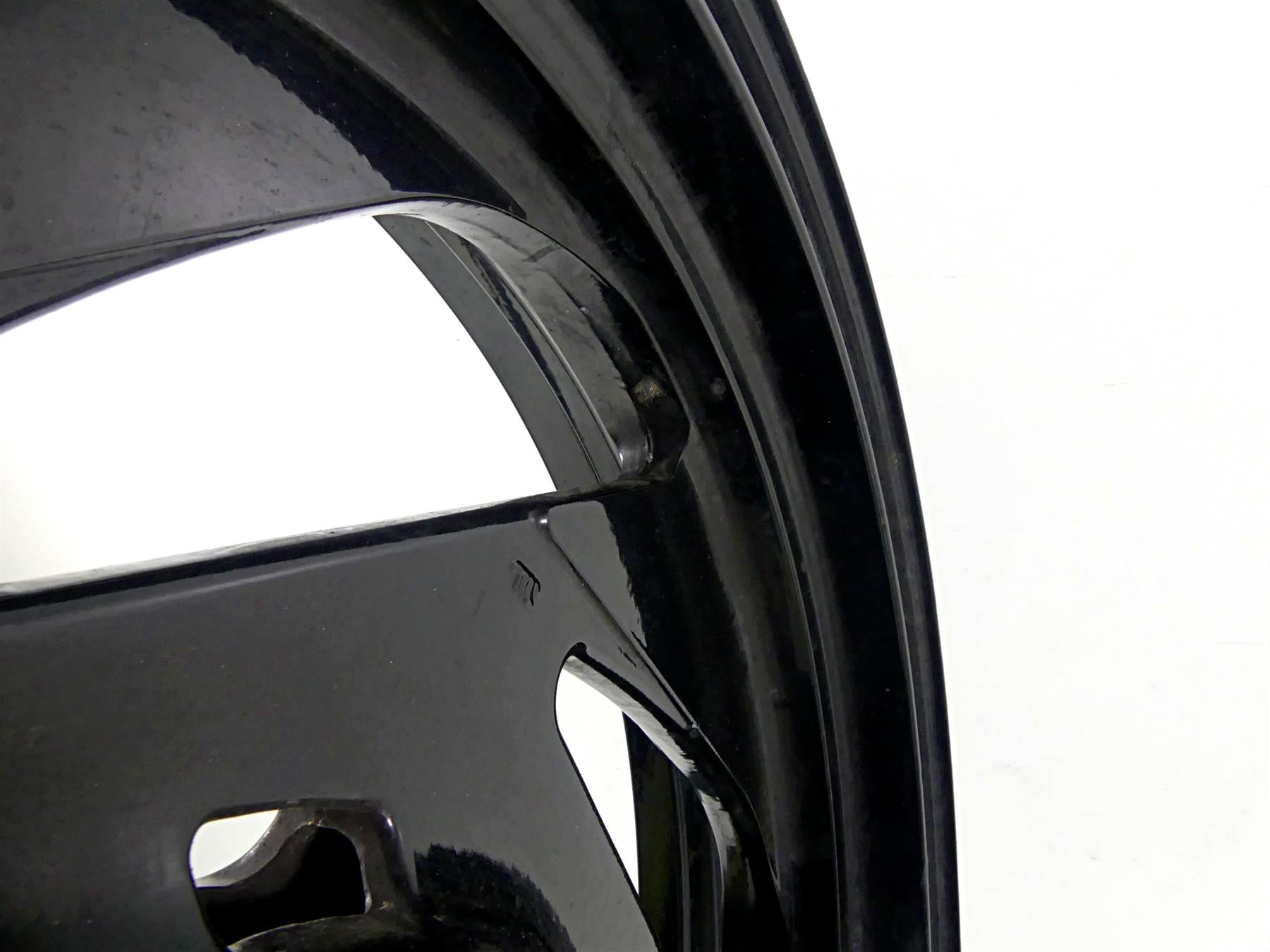 2008 Suzuki M109R VZR1800 18x3.5 Front Wheel Rim - Read 54111-48G00 {{ shop.shopifyCountryName }} - Mototech271