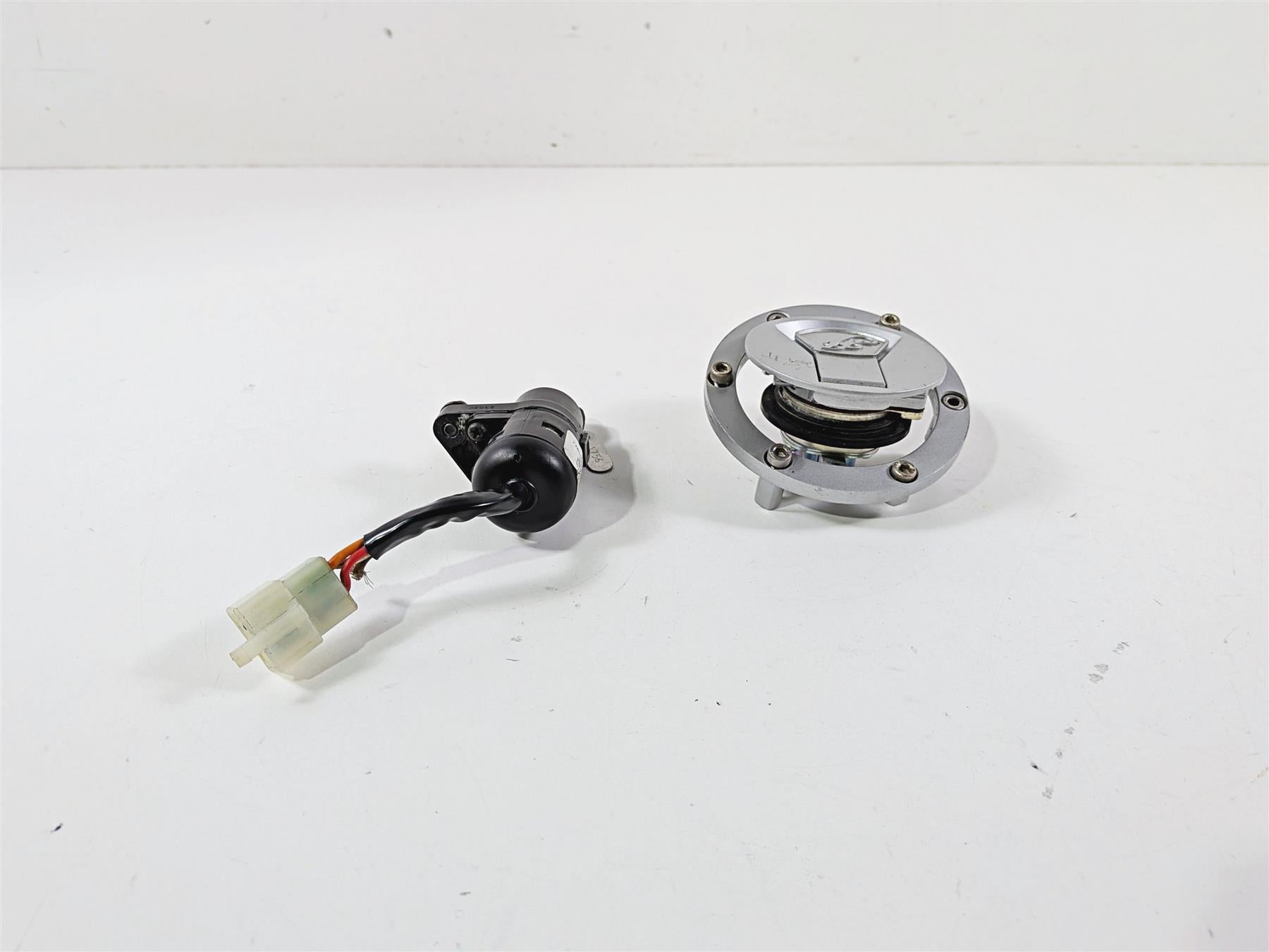 2021 Indian Scout 1200 Ignition Switch Gas Cap Key Lock Set -READ 4016935 {{ shop.shopifyCountryName }} - Mototech271