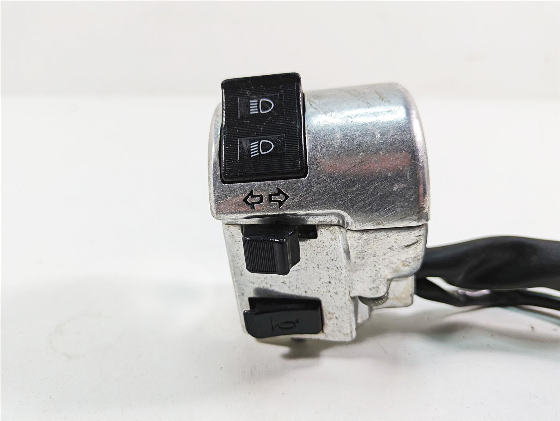 2006 Honda V-Twin VTX1300 R Left Hand Control Switch Blinker 35020-MEA-670 {{ shop.shopifyCountryName }} - Mototech271