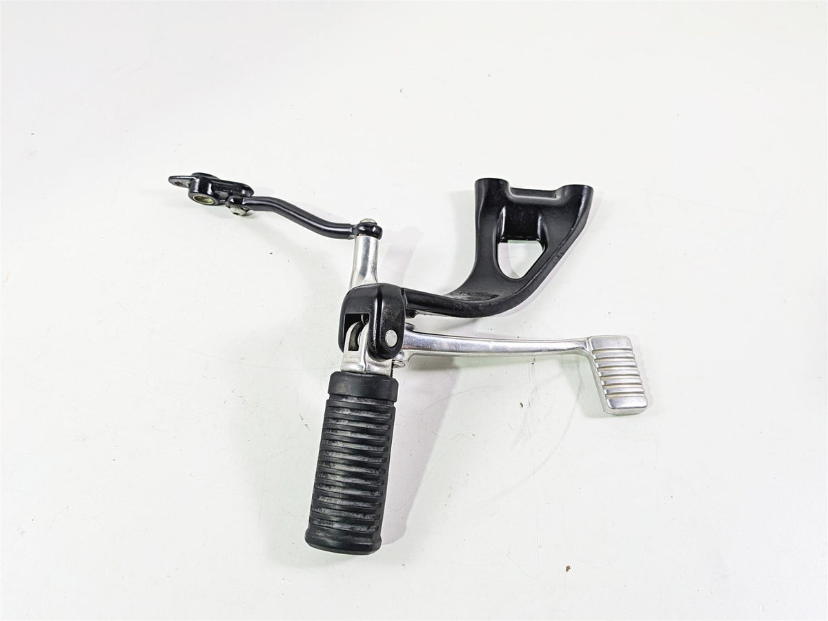 2020 Harley Softail FXST Standard Right Footpeg & Brake Pedal 50600288 50600310 {{ shop.shopifyCountryName }} - Mototech271