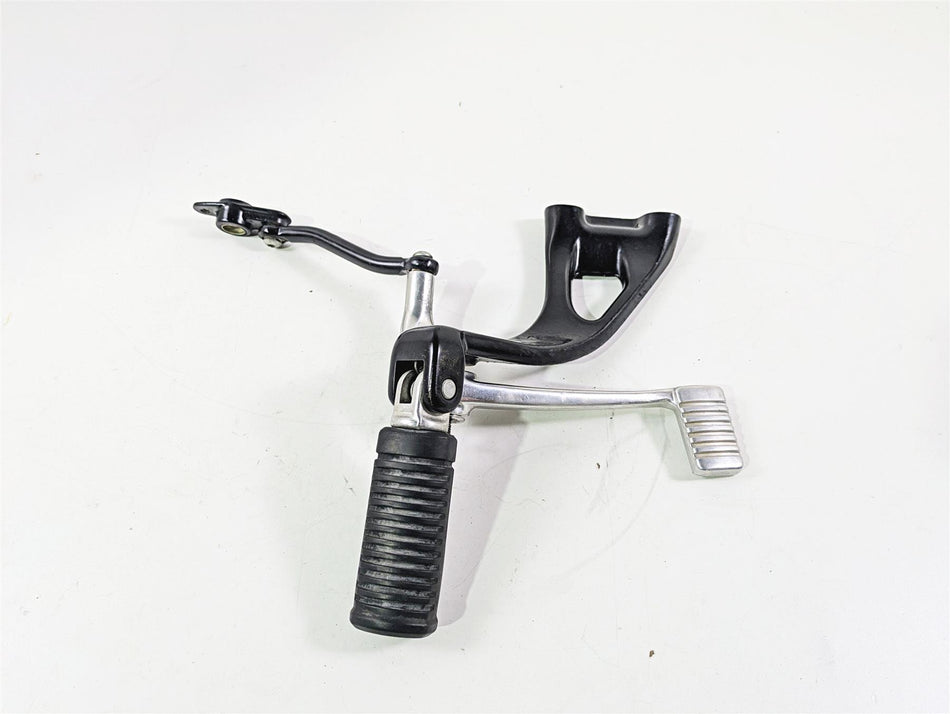 2020 Harley Softail FXST Standard Right Footpeg & Brake Pedal 50600288 50600310 {{ shop.shopifyCountryName }} - Mototech271