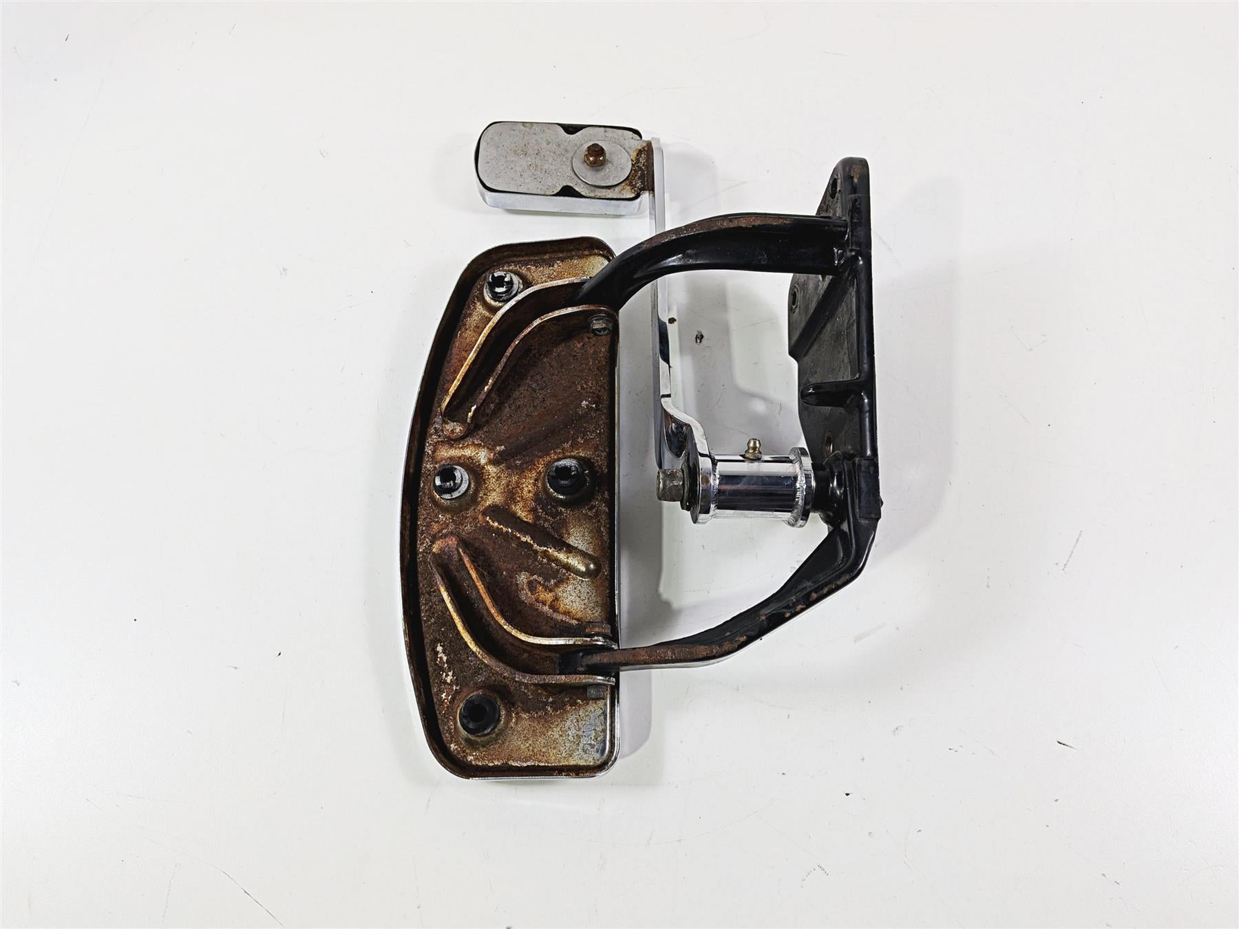 1996 Harley FLSTC Softail Heritage Front Right Floor Board Brake Pedal 42431-87A {{ shop.shopifyCountryName }} - Mototech271