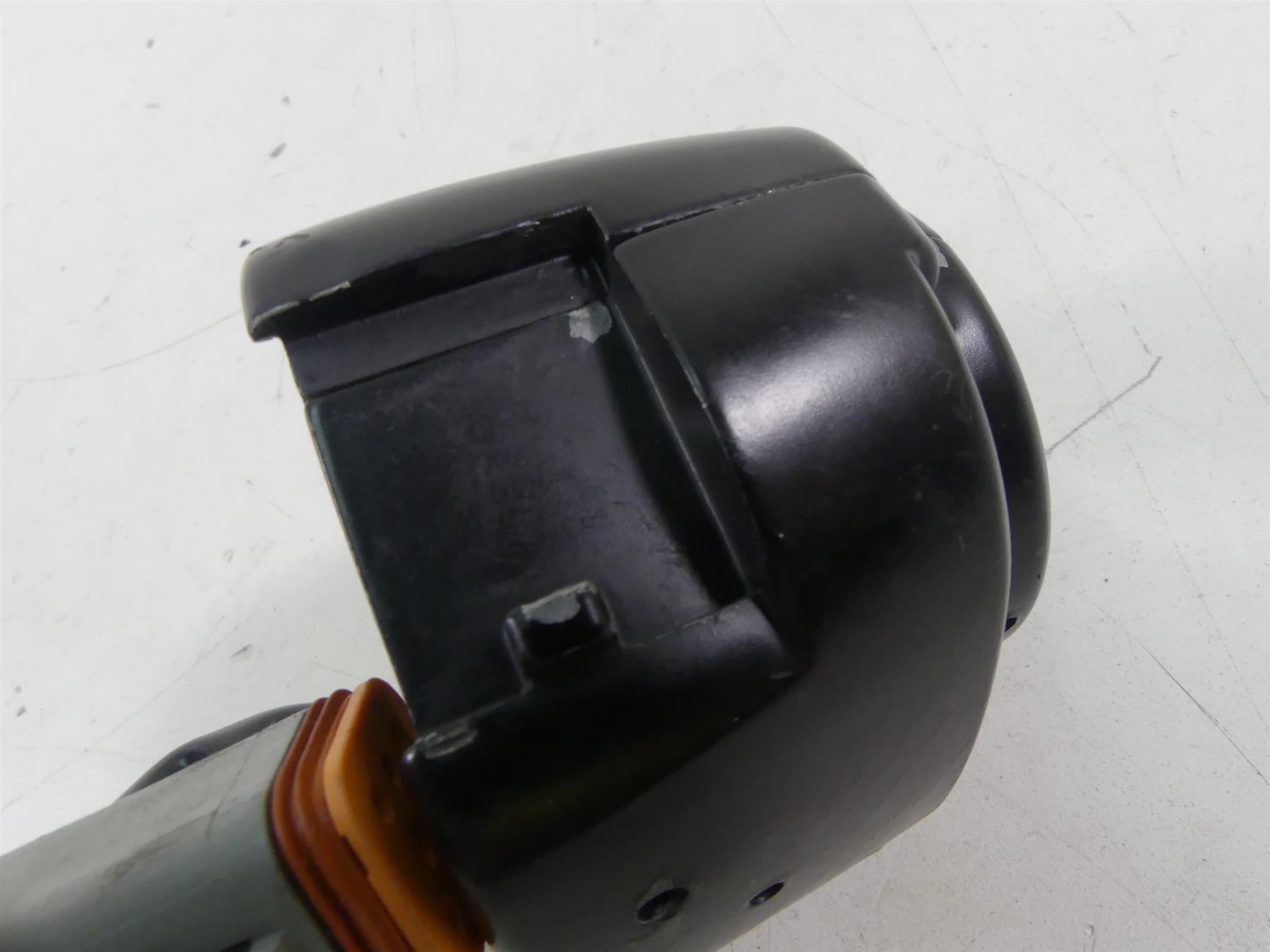 2005 Harley FXDWGI Dyna Wide Glide Left Control Switch Blinker - Read 71682-06A {{ shop.shopifyCountryName }} - Mototech271