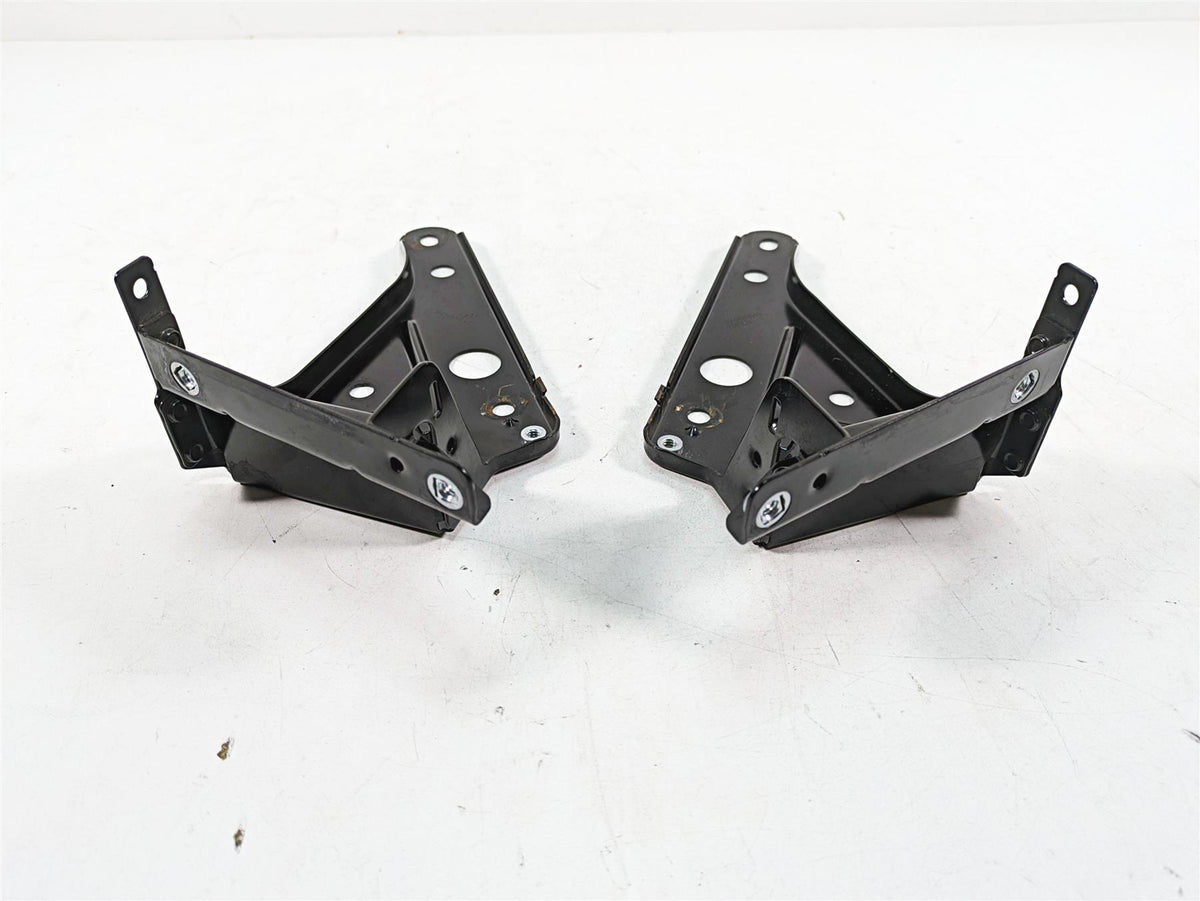2020 Harley Touring FLHX Street Glide Front Fairing Mounting Brackets 57000170 {{ shop.shopifyCountryName }} - Mototech271