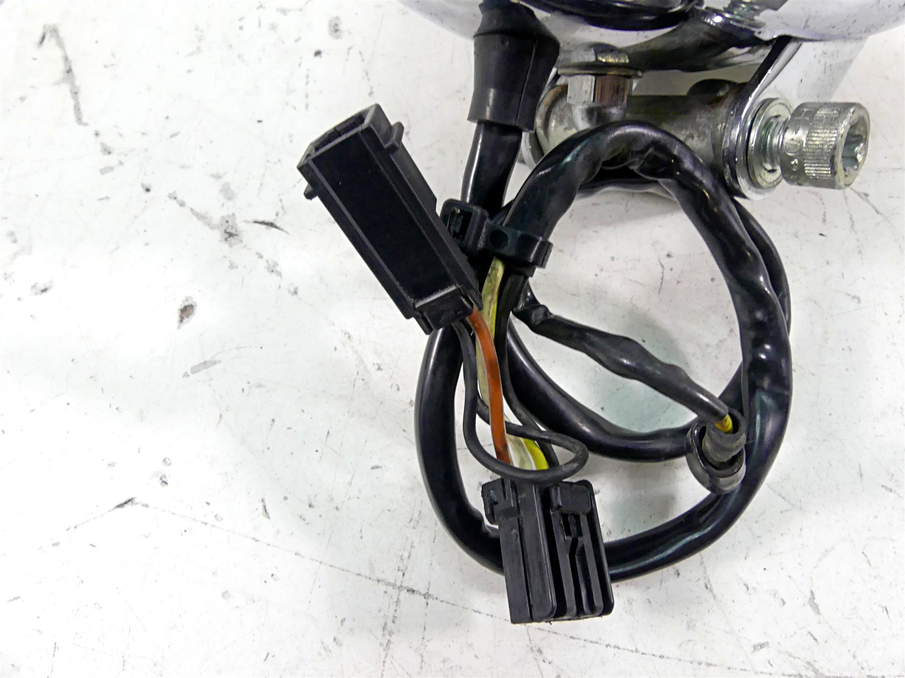 2006 Harley Softail FXSTSI Springer Headlight Head Light Lamp 69769-05 {{ shop.shopifyCountryName }} - Mototech271