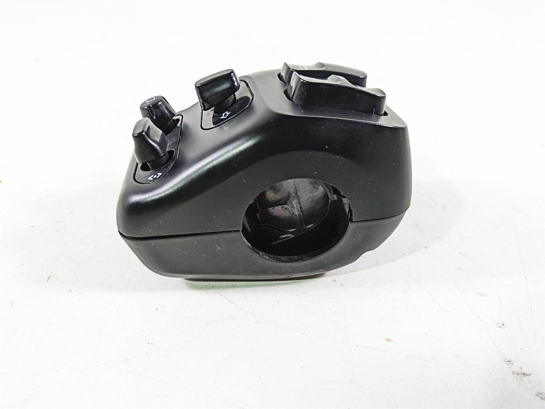 2018 Indian Chieftain Dark Horse Left Hand Control Switch 4016912 4018465 {{ shop.shopifyCountryName }} - Mototech271