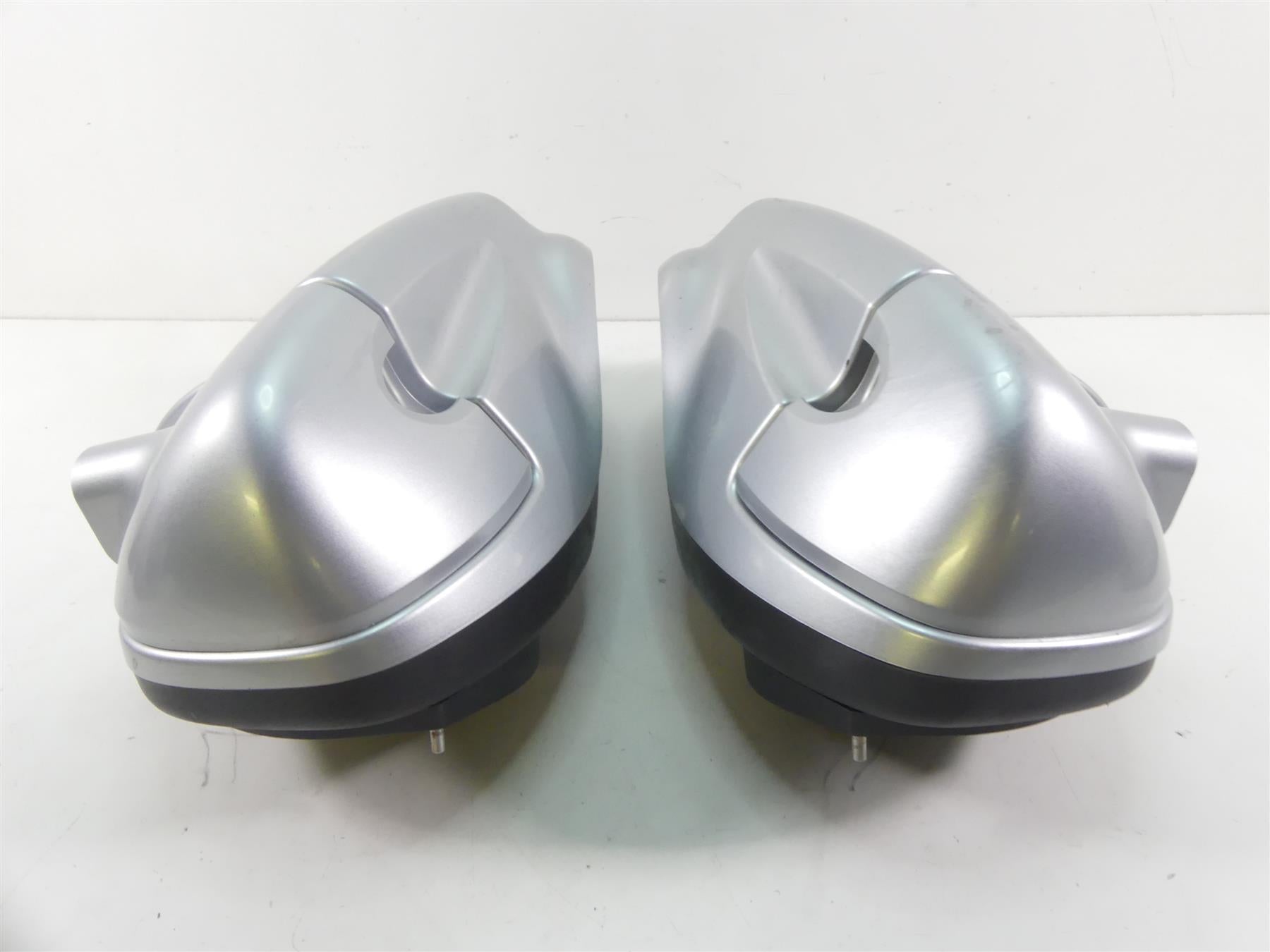 2010 Harley Touring FLHX Street Glide Lower Leg Fairings + Hogtunes Mounts {{ shop.shopifyCountryName }} - Mototech271