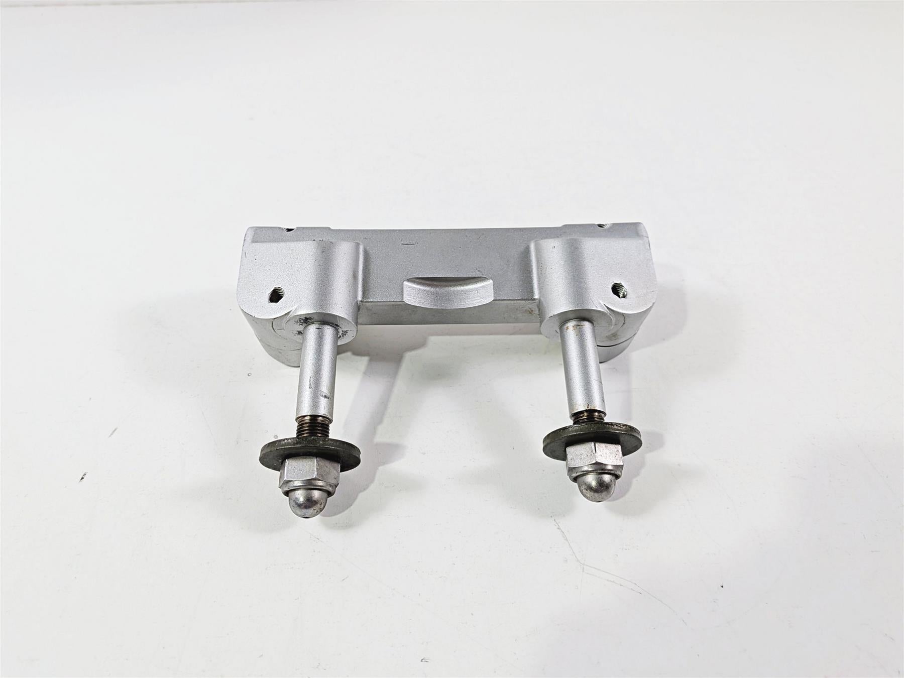 2006 Yamaha XVZ1300 Royal Star Handle Bar Riser Holder Carrier 1D6-23442-00 {{ shop.shopifyCountryName }} - Mototech271