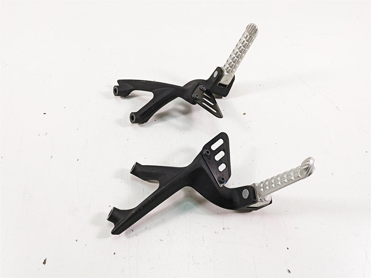 2020 Aprilia Tuono V4 Factory Passenger Footpeg Foot Peg Set 2B005866 2B005867 {{ shop.shopifyCountryName }} - Mototech271