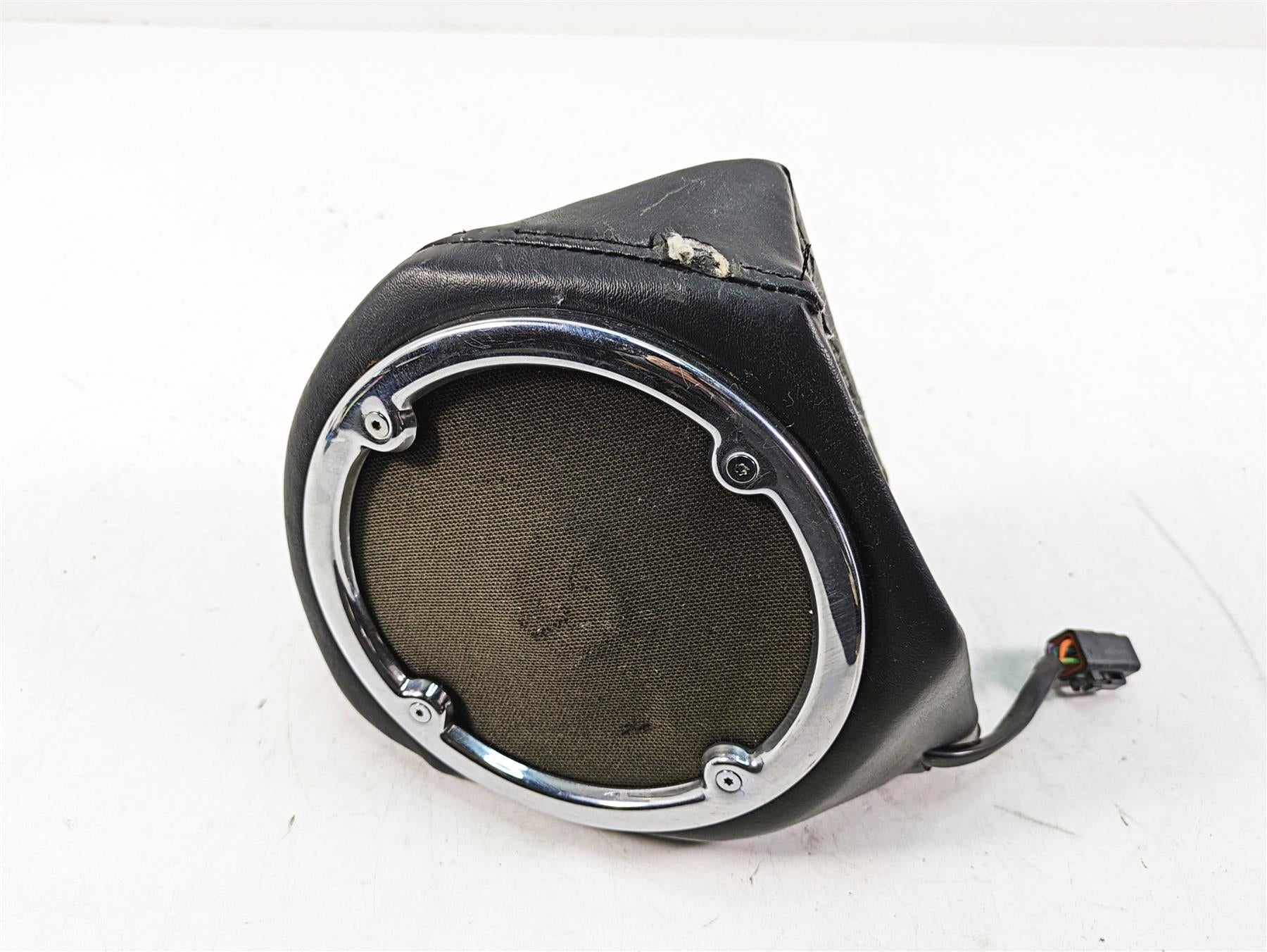 1999 Harley Touring FLHTC Electra Glide Right Side Trunk Speaker Box 76304-98B {{ shop.shopifyCountryName }} - Mototech271