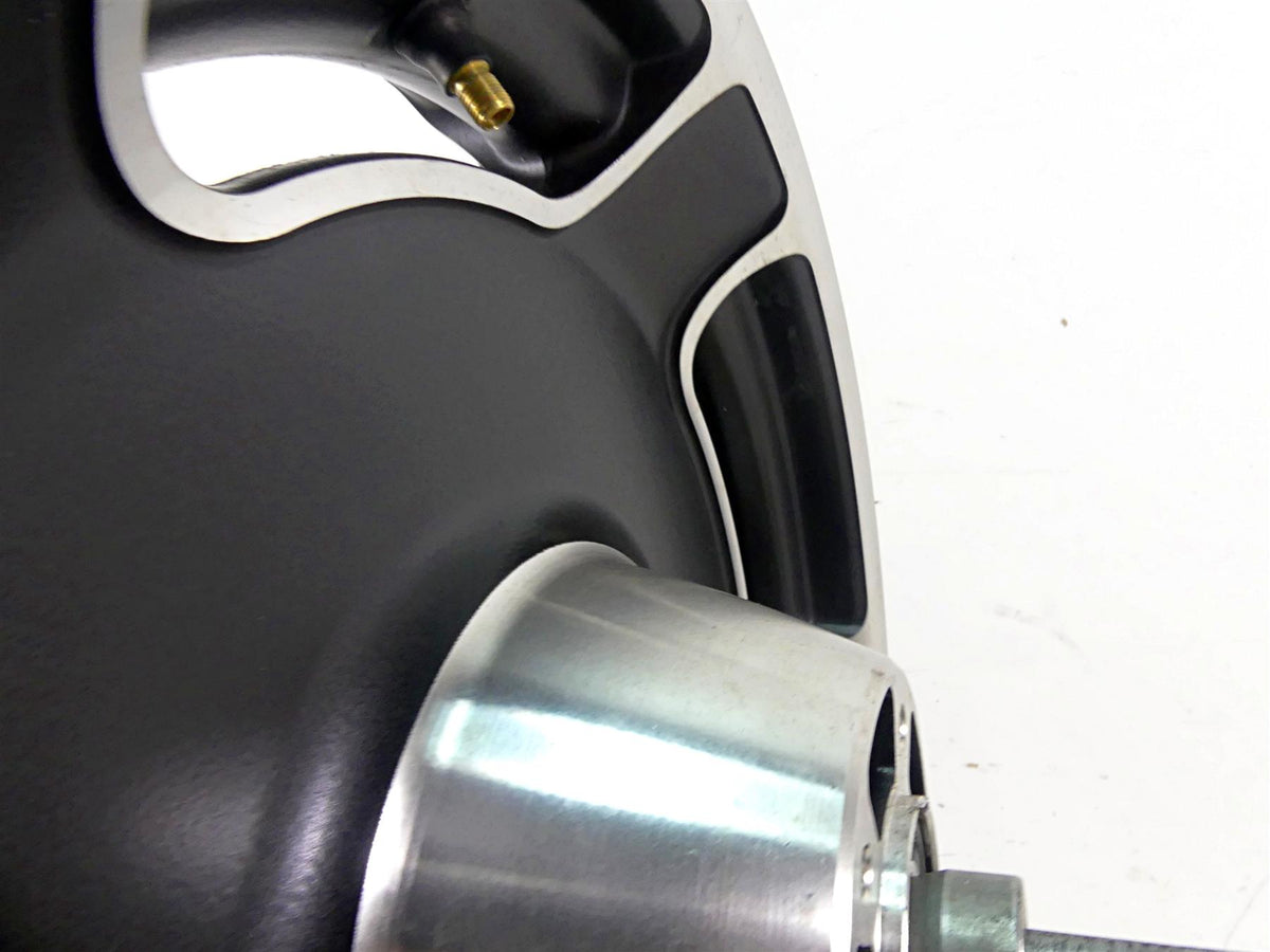 2008 Harley Touring FLHX Street Glide Straight 16x3 Front Wheel 41285-06 {{ shop.shopifyCountryName }} - Mototech271
