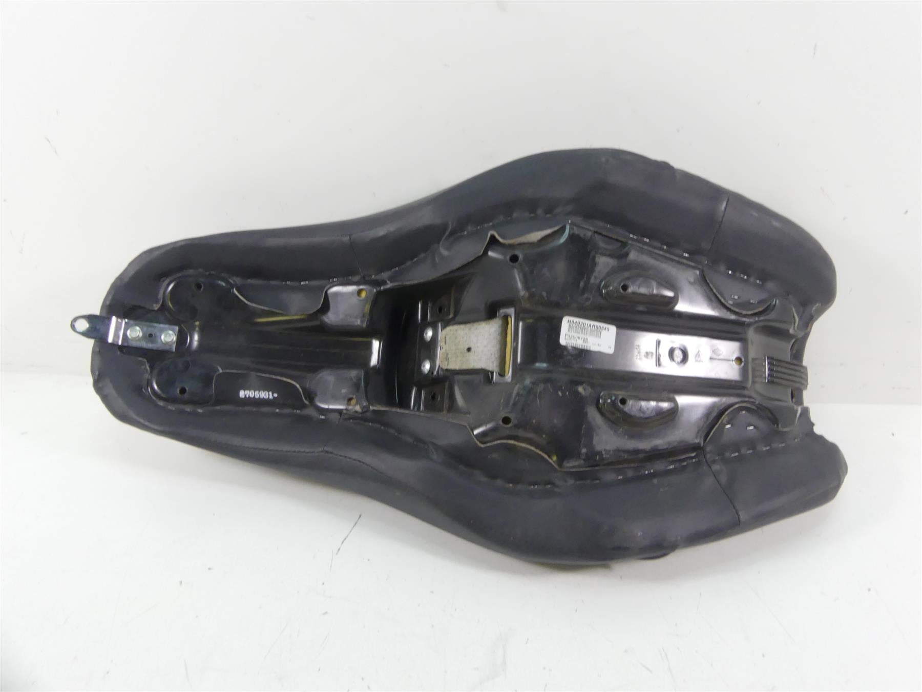 2014 Harley FXDL Dyna Low Rider Nice Duo Seat Saddle - No Tears 52000136 {{ shop.shopifyCountryName }} - Mototech271
