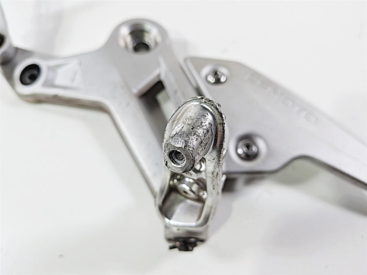 2025 CFMoto 450 SS Left Footpeg & Shifter Set 6AQV-142600-1001 6AQV-141030-1000 {{ shop.shopifyCountryName }} - Mototech271