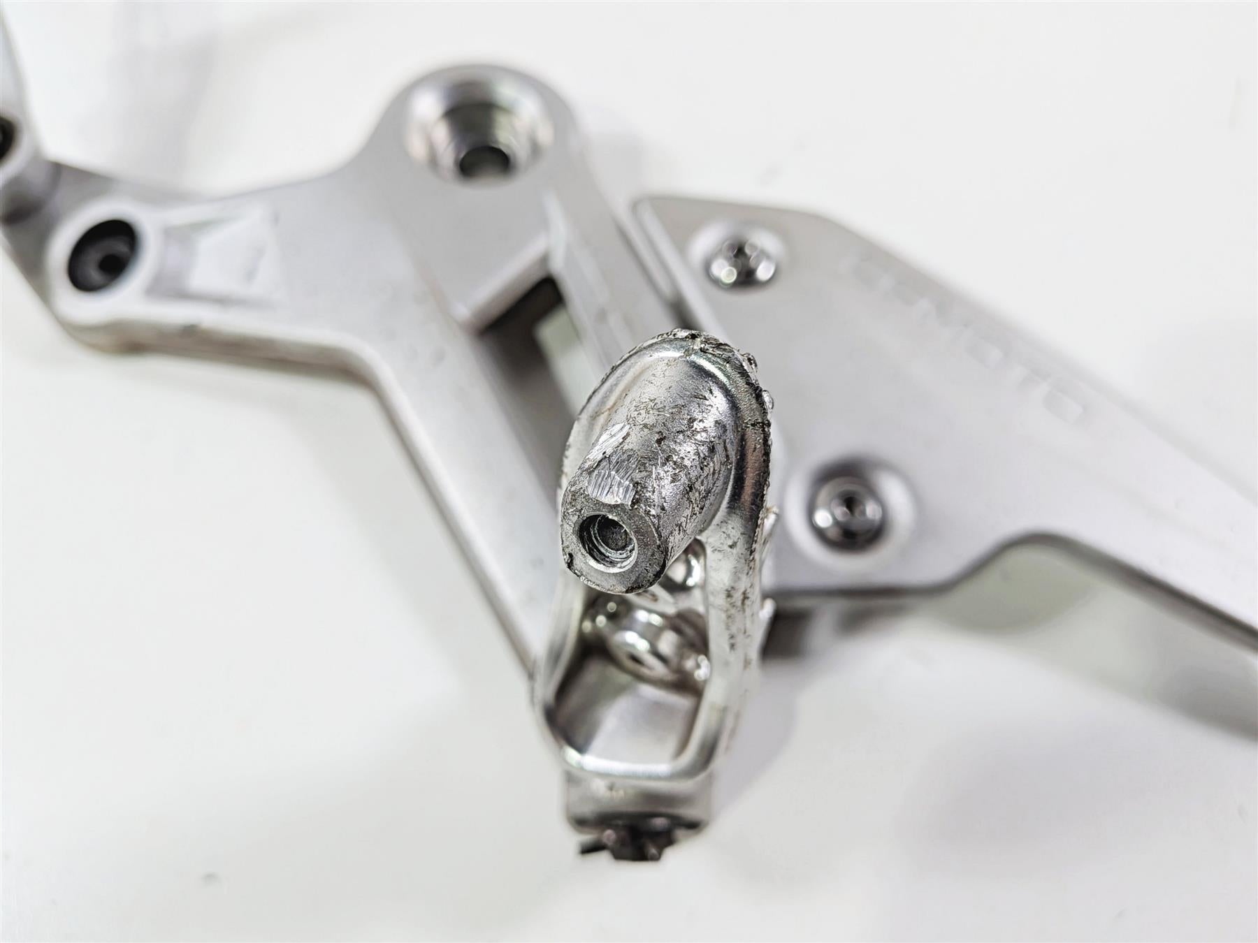 2025 CFMoto 450 SS Left Footpeg & Shifter Set 6AQV-142600-1001 6AQV-141030-1000 {{ shop.shopifyCountryName }} - Mototech271