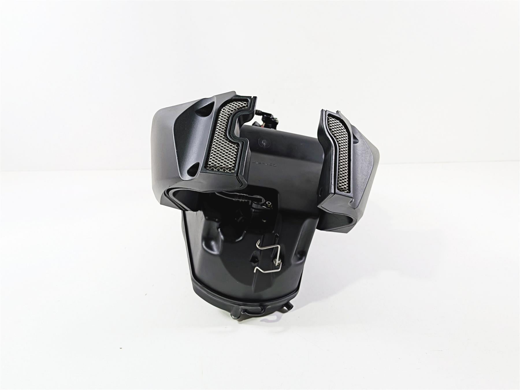 2011 Ducati Streetfighter 1098 S Air Box Breather & Injectors & Ducs 44211393B {{ shop.shopifyCountryName }} - Mototech271