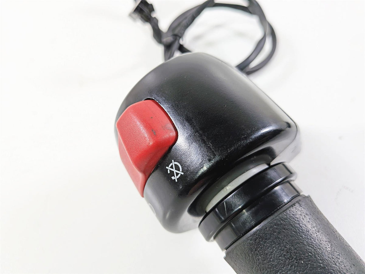 2014 Suzuki M109R VZR1800 Boulevard Right Hand Control Switch 37200-06J00 {{ shop.shopifyCountryName }} - Mototech271