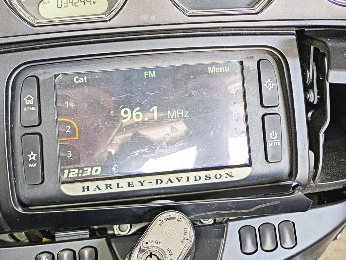 2018 Harley FLHTCU Touring Electra Glide Boom! Box 6.5GT Radio Media 76000076-Mototech271