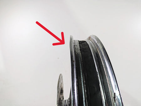 1998 Harley Touring FLHRCI Road King 21x2.15 Front Wheel Fat Spoke - Dent {{ shop.shopifyCountryName }} - Mototech271