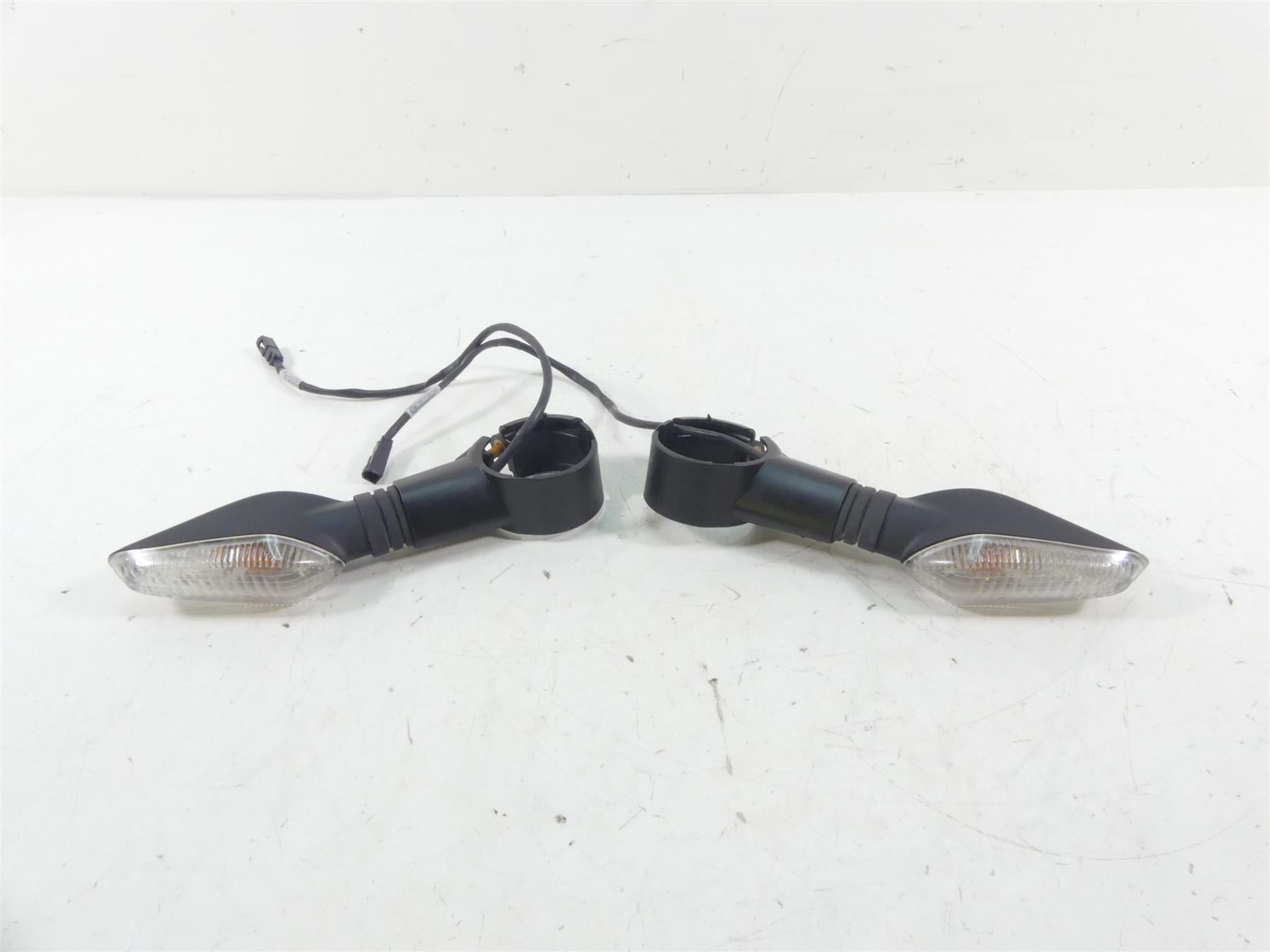 2015 Ducati Monster 1200 S Front Left Right Blinker Set 53010236B 53010226B