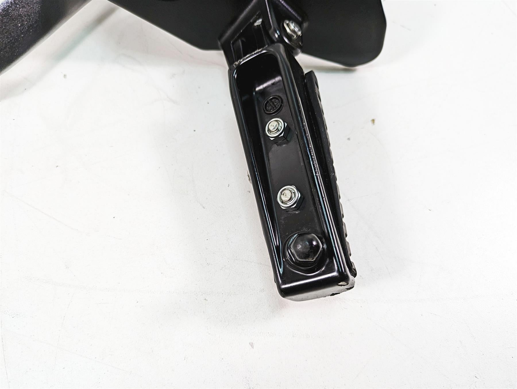 2016 Suzuki M109R VZR1800 Right Front Footpeg & Brake Pedal 43511-48G10 {{ shop.shopifyCountryName }} - Mototech271