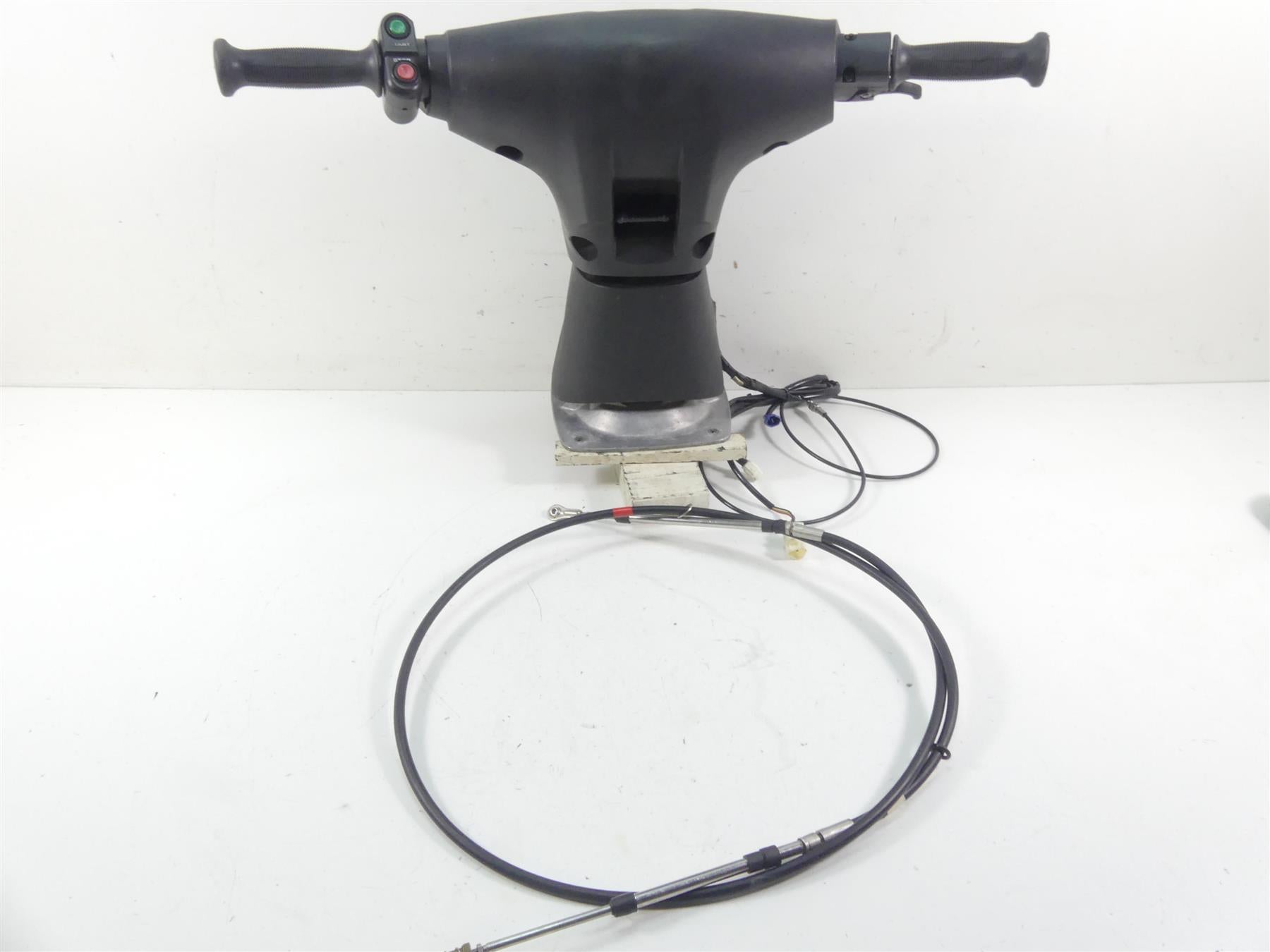 ULTRA310LX'16 OEM (Handlebar) LEVER-ASSY-THROTTLE Used