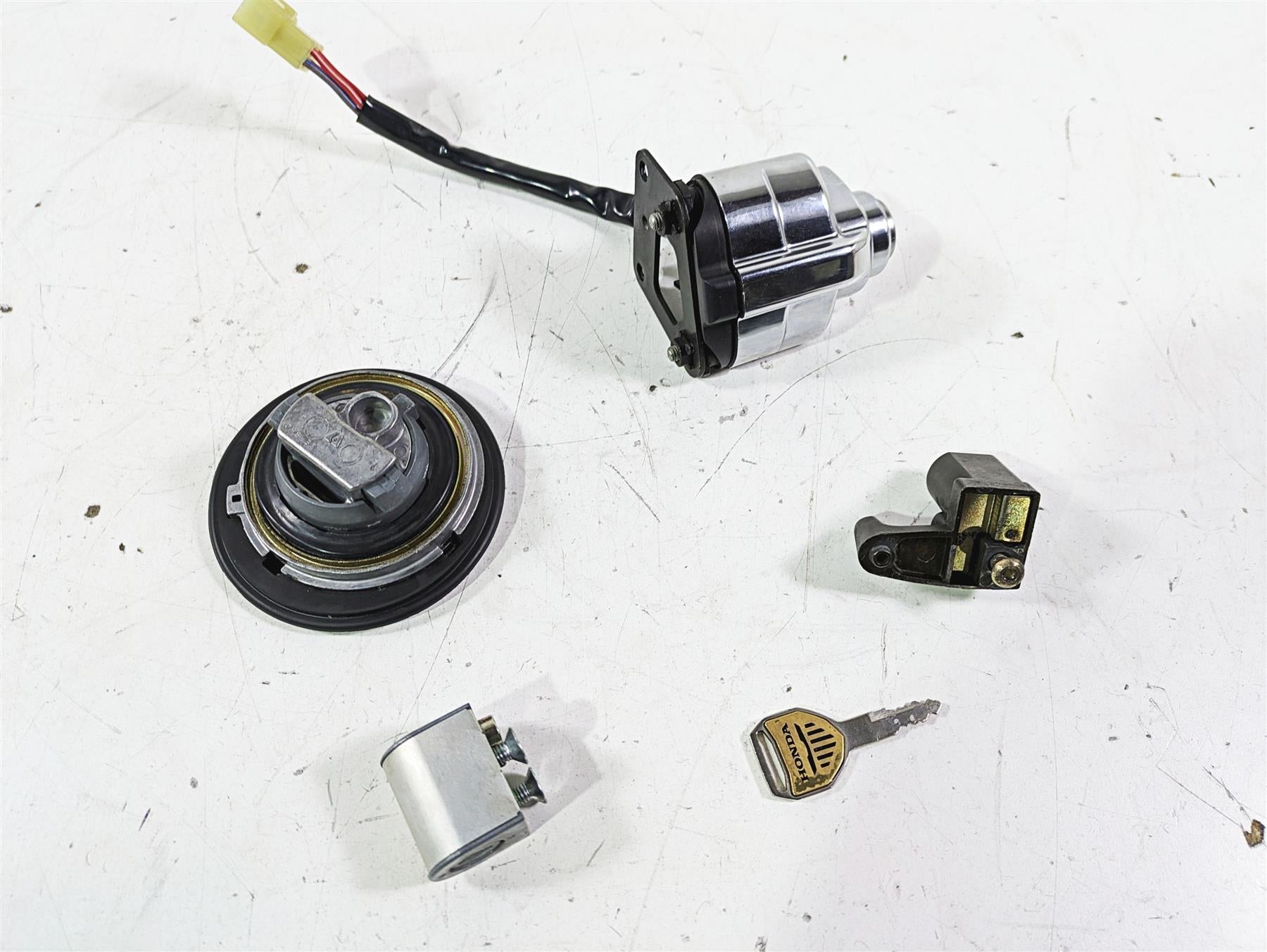 2002 Honda VTX1800 Retro Ignition Switch Steering Key Lock Cap Set 35110-MR1-000 {{ shop.shopifyCountryName }} - Mototech271