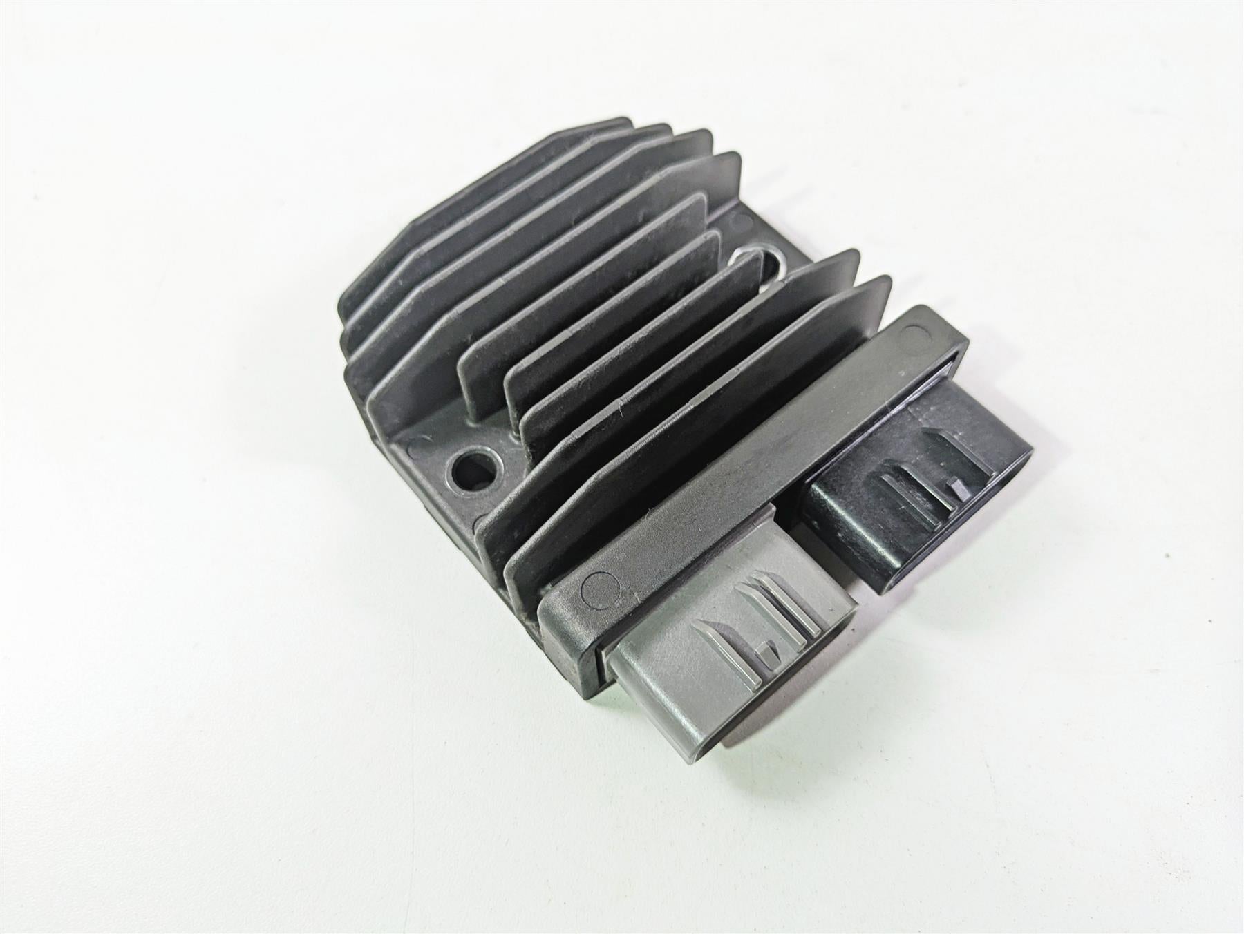 2024 Triumph Street Triple 765 R Rectifier Voltage Regulator FH027AA T1300679 {{ shop.shopifyCountryName }} - Mototech271