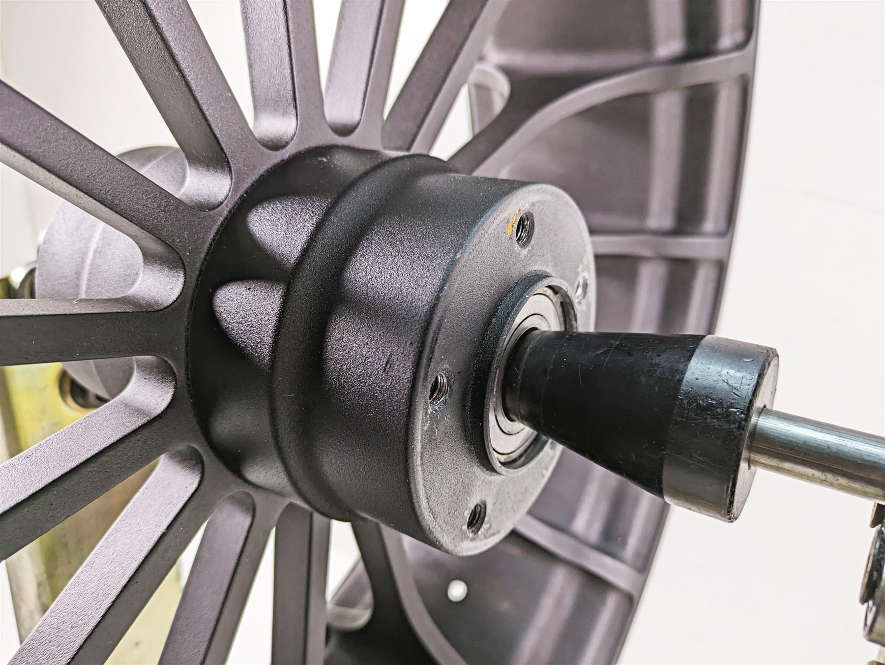 2018 Harley Touring FLHXSE CVO Street Glide Native Customs Turbine Talon 18x5.5 Fat Front Wheel Rim {{ shop.shopifyCountryName }} - Mototech271