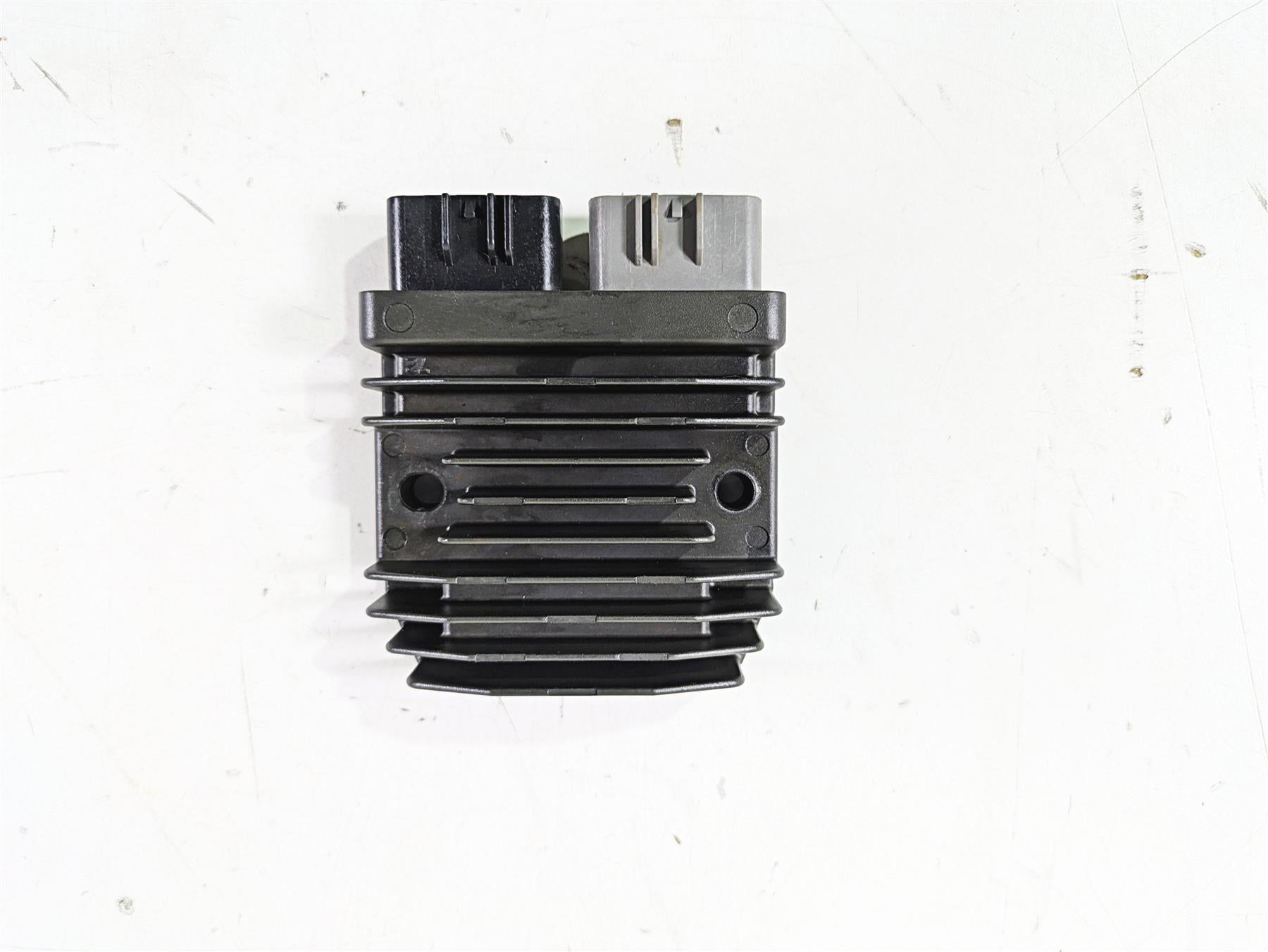 2022 Yamaha YXZ1000 R Rectifier Voltage Regulator B5H-81960-00-00 FH027DA {{ shop.shopifyCountryName }} - Mototech271