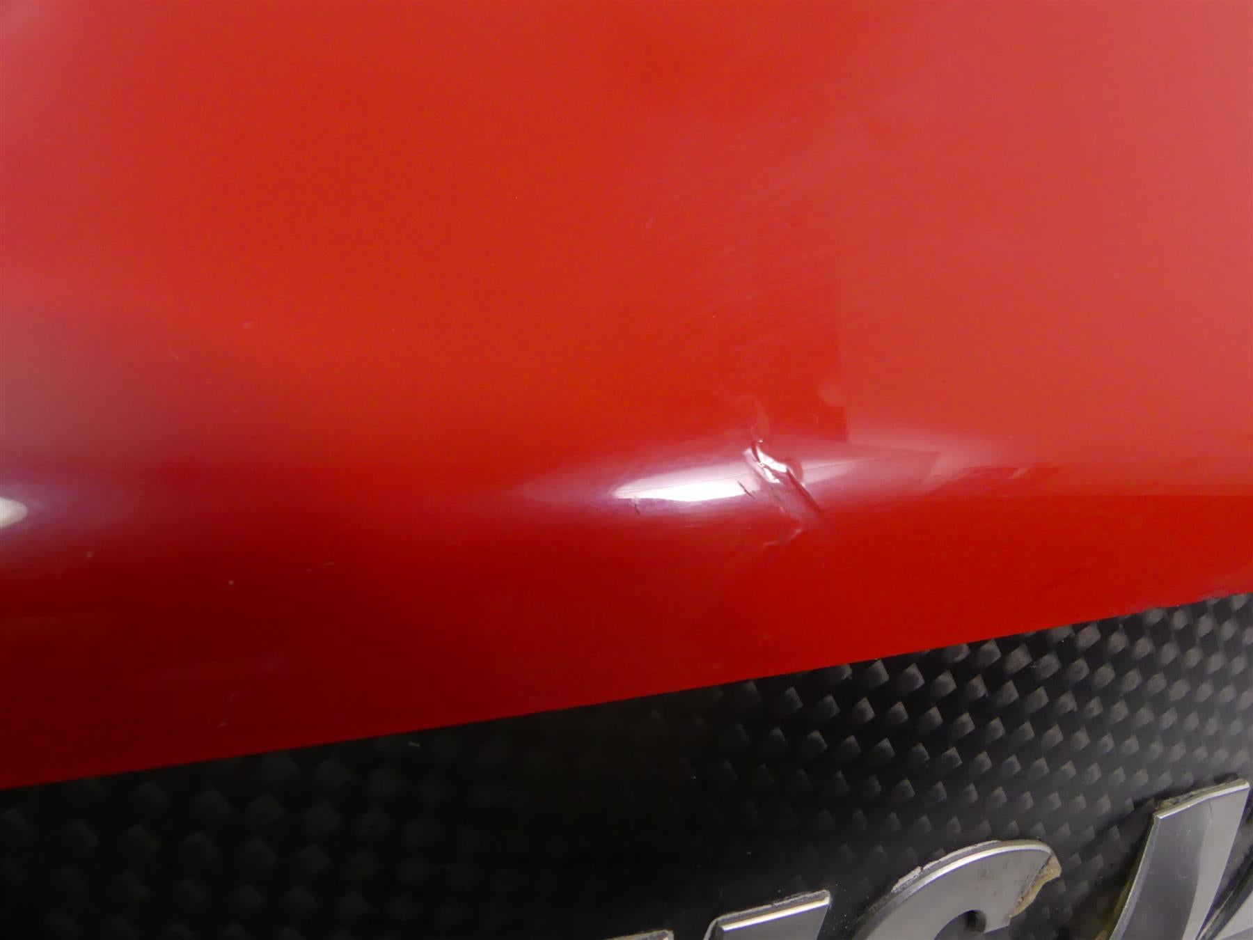 2015 Ducati Diavel Carbon Red Fiber Center Fuel Gas Tank Cover - Read 48015221A {{ shop.shopifyCountryName }} - Mototech271