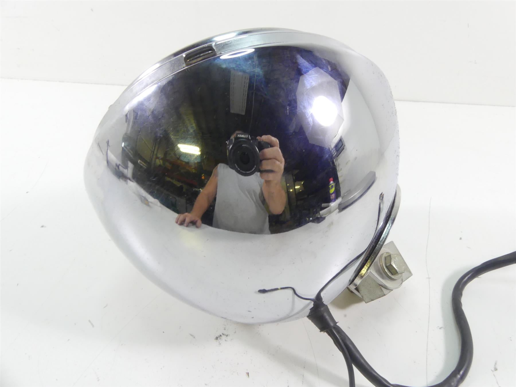 2004 Harley Softail FLSTFI Fat Boy Headlight Head Light Lamp 7" - Read 67903-00 {{ shop.shopifyCountryName }} - Mototech271