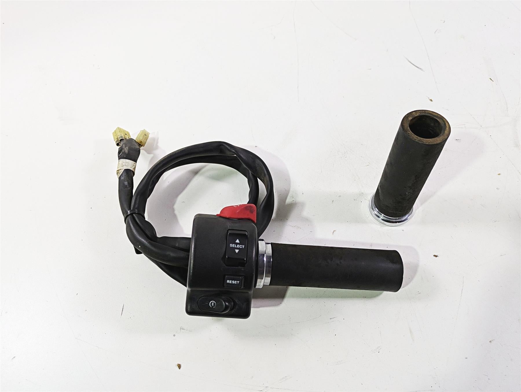 2007 Yamaha XVS1300 V-Star Right Hand Control Switch 3D8-83972-00-00 {{ shop.shopifyCountryName }} - Mototech271