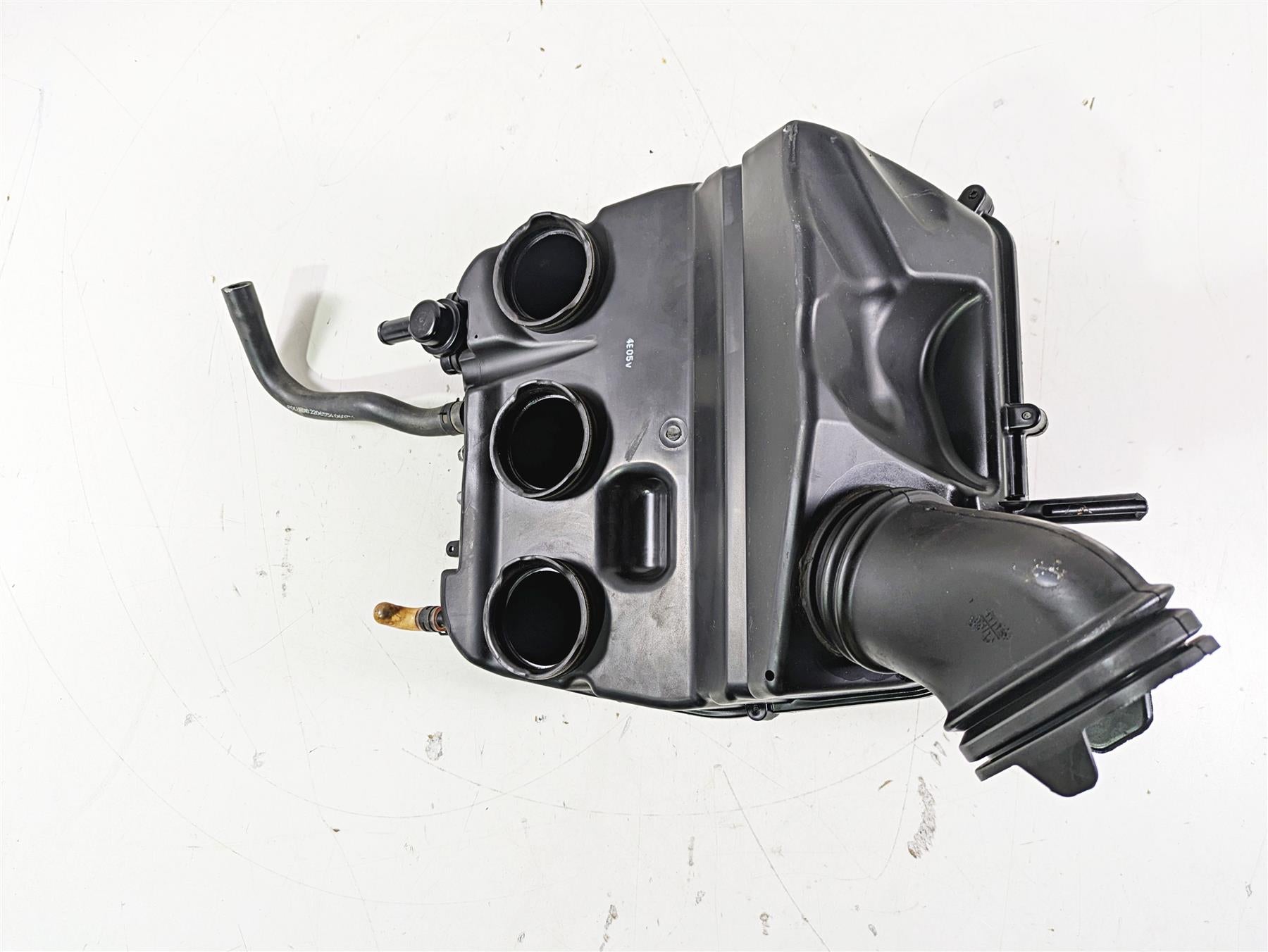 2015 Triumph Tiger Explorer XC Air Box Cleaner & Tubes Set T2209550 {{ shop.shopifyCountryName }} - Mototech271