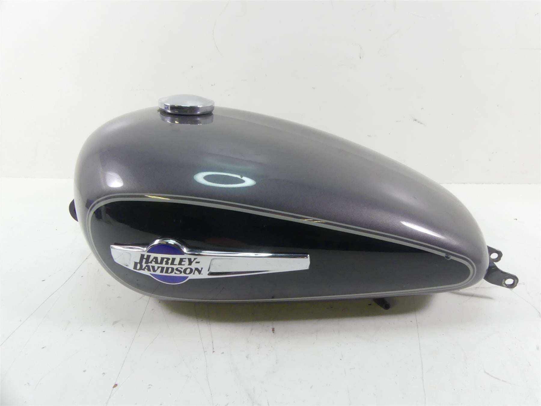 2014 Harley Sportster XL1200 C Custom Fuel Gas Petrol Tank 61000703 {{ shop.shopifyCountryName }} - Mototech271